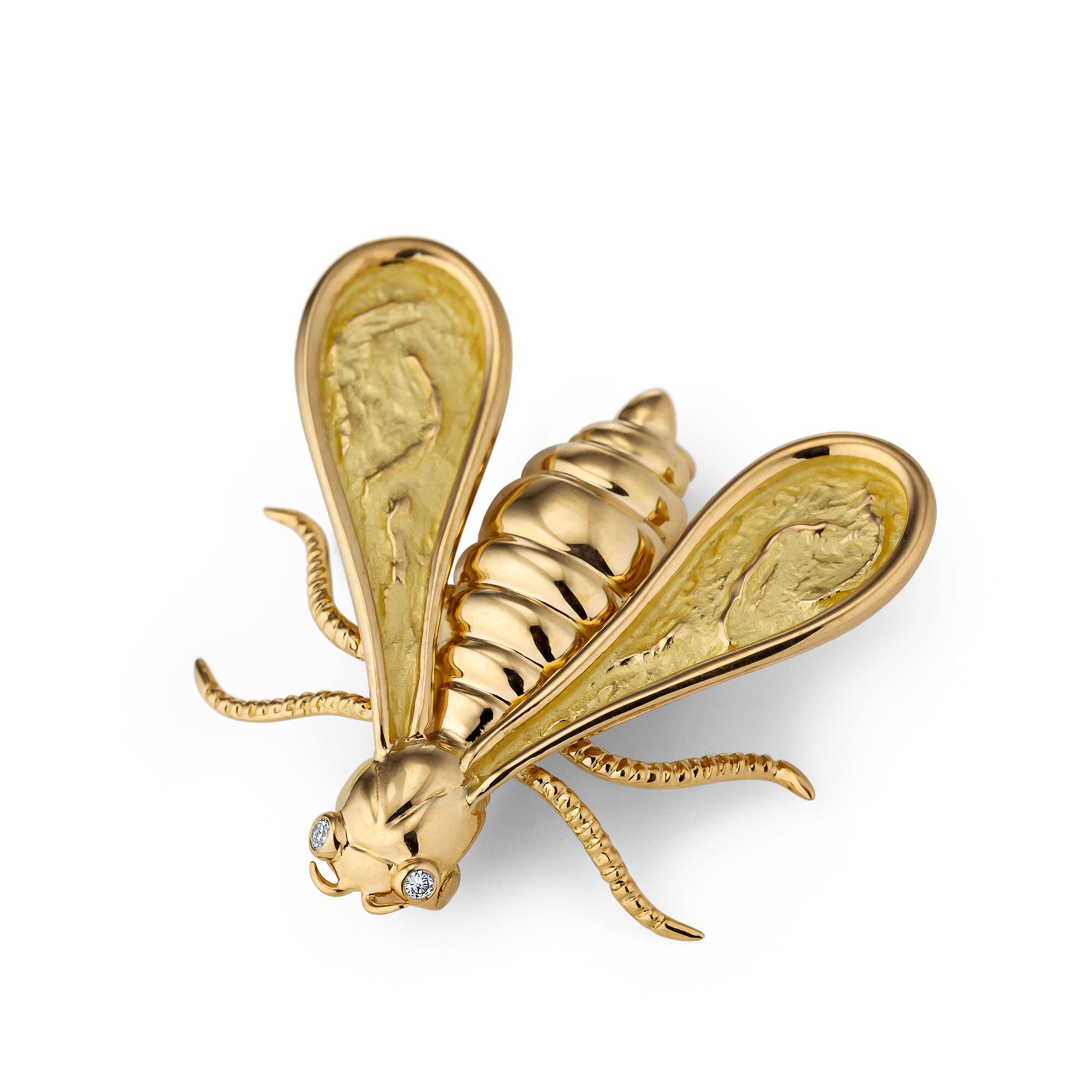 Don't worry you will always 'bee' happy when wearing this delightful Chaumet Paris vintage brooch!  With a beautifully detailed body and a sparkling pair of diamond eyes, this 18 karat yellow gold bee pin will be the buzz your wardrobe needs.  Circa