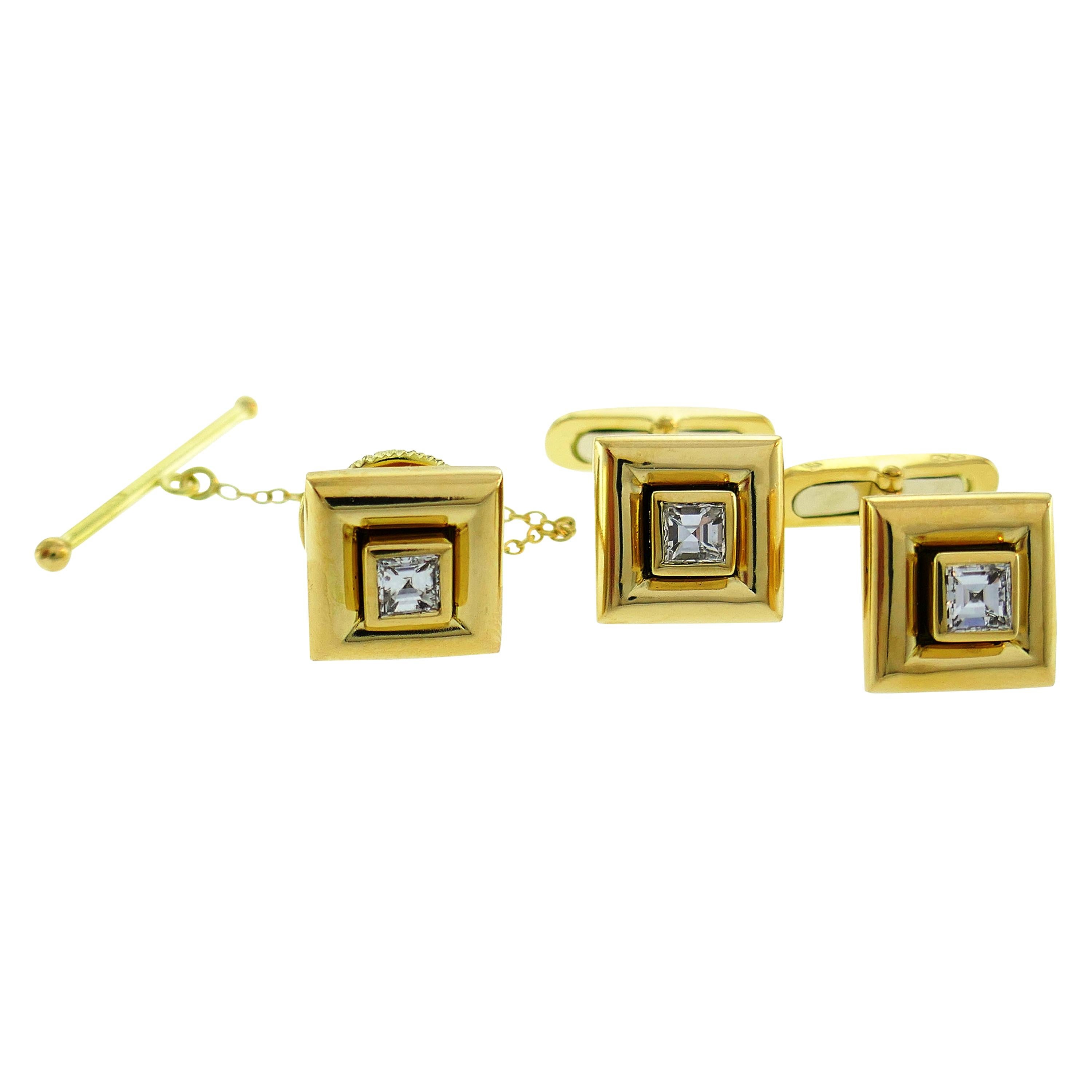 Chaumet Paris Yellow Gold Cufflinks and Stud Set with Diamond For Sale