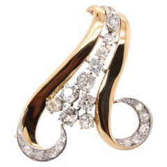 Chaumet Retro Initial a Old-Mine Cut Diamond 18k Gold Clip Brosche:: ca. 1940er Jahre