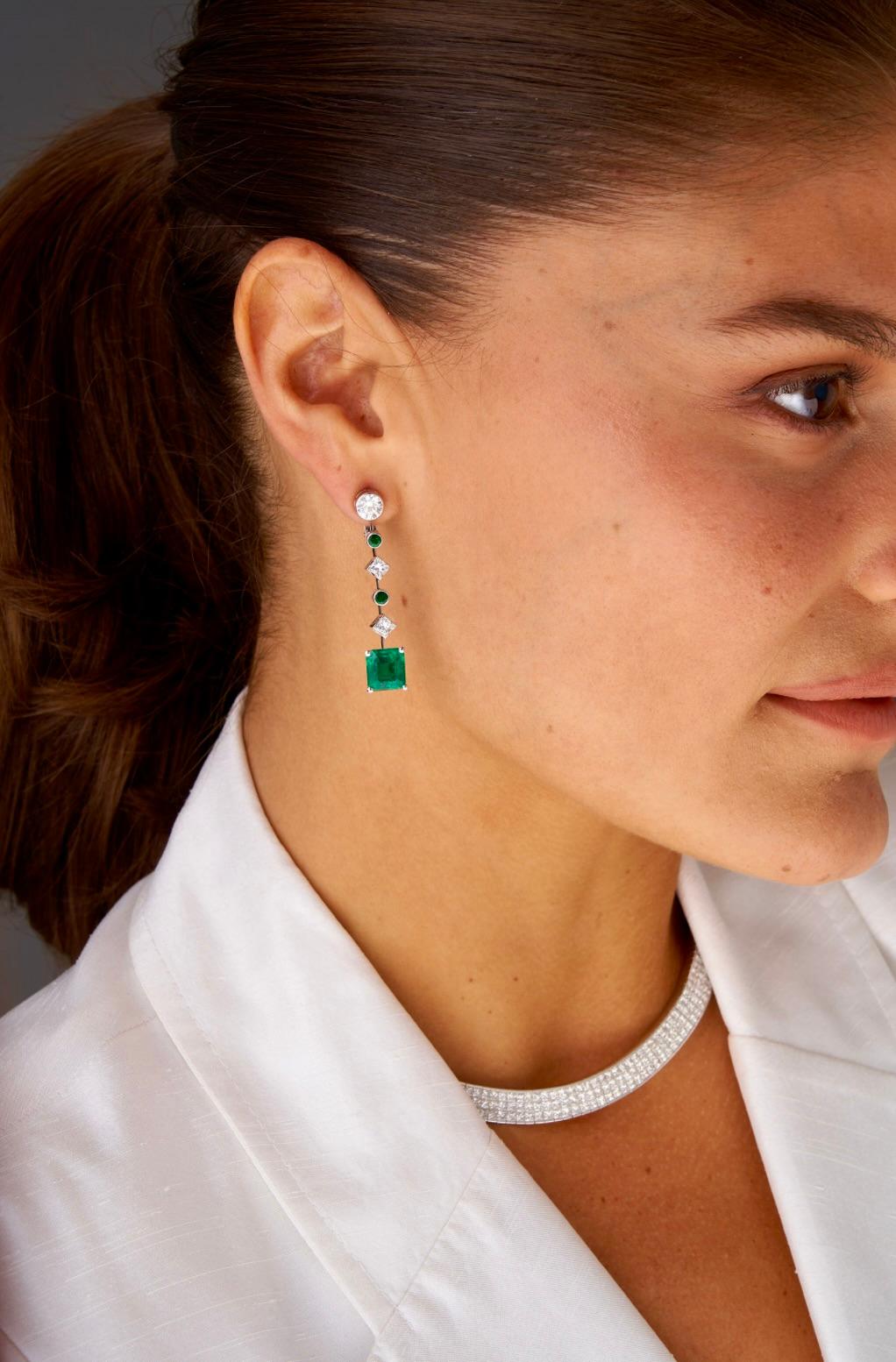 Contemporary Chaumet SSEF Certified Colombian Emerald Diamond Earrings For Sale