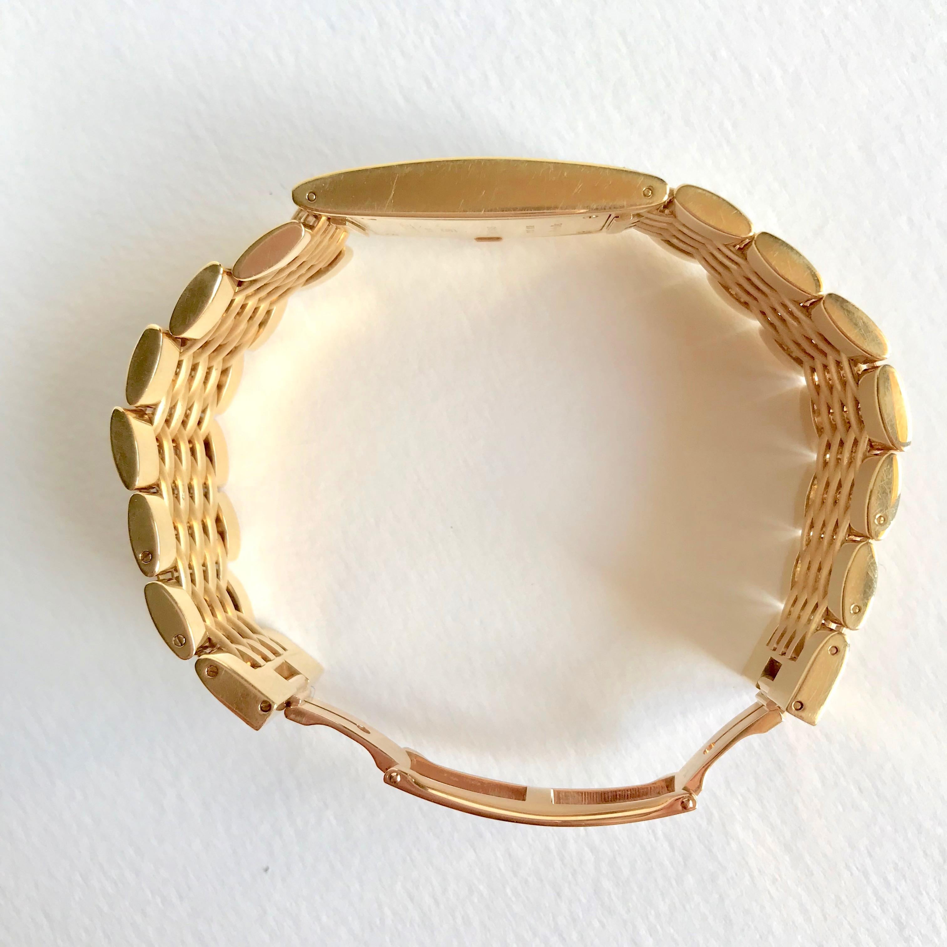 Taille brillant Montre-bracelet Chaumet en or 18 carats et diamants, style modèle en vente