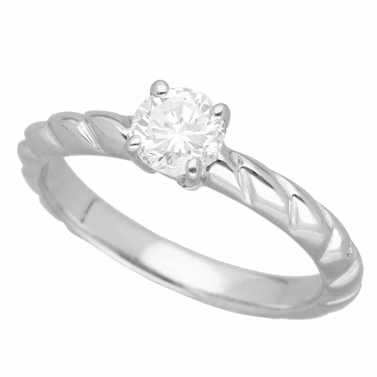 Artikel Nr. 30570708
■Marke: CHAUMET
■Name: Torsade de Chaumet Ring
■Referenz: J3PC00
■Material: 1P Diamant (D0.41ct D-VVS2), Pt950 Platin
■ Wird geliefert mit: Chaumet Etui, Chaumet Zertifikat
■Ringgröße: EU: 48 / USA: 4,5 (ca.)
■Hauptdiamant: