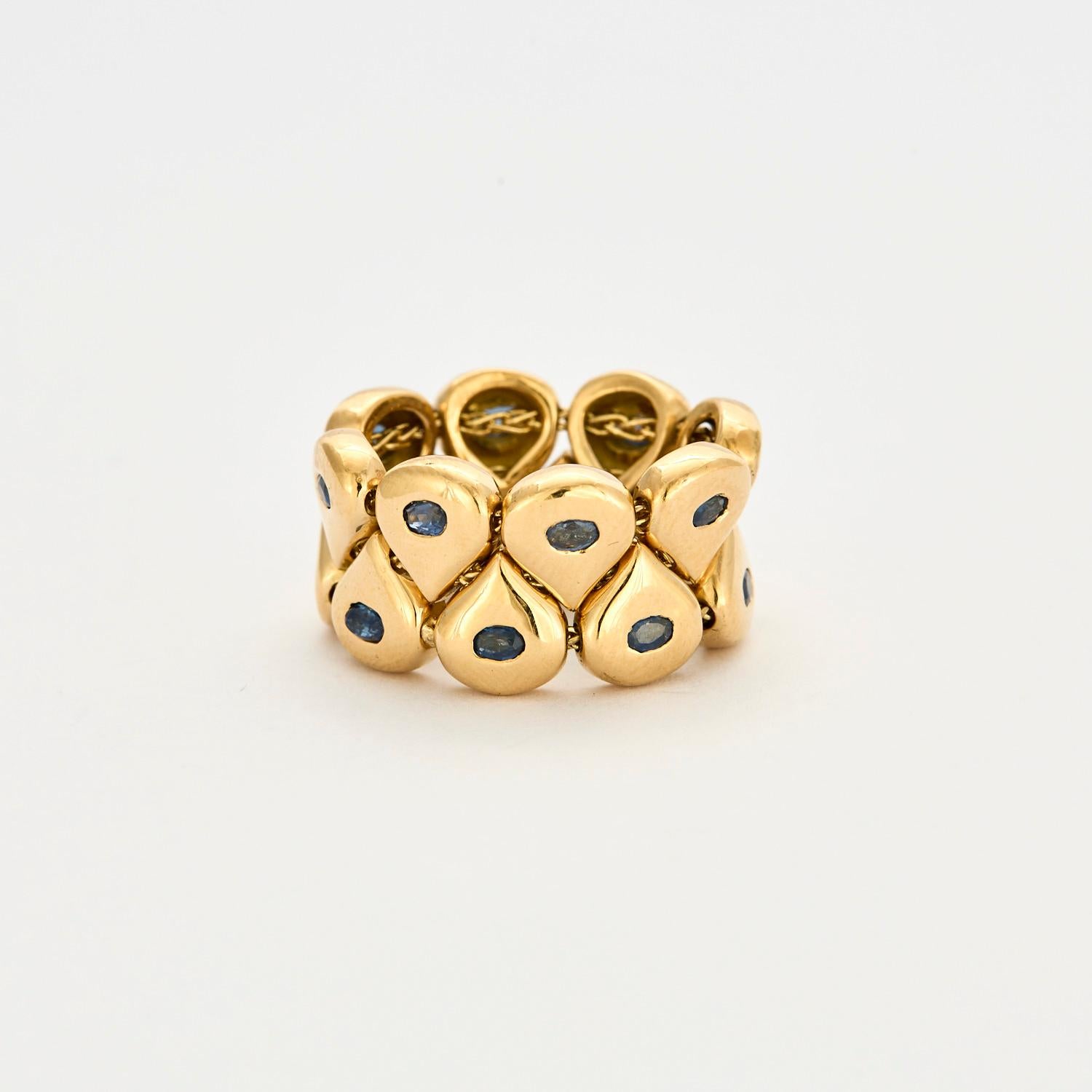 Oval Cut CHAUMET - Tsouka ring in yellow gold and sapphires