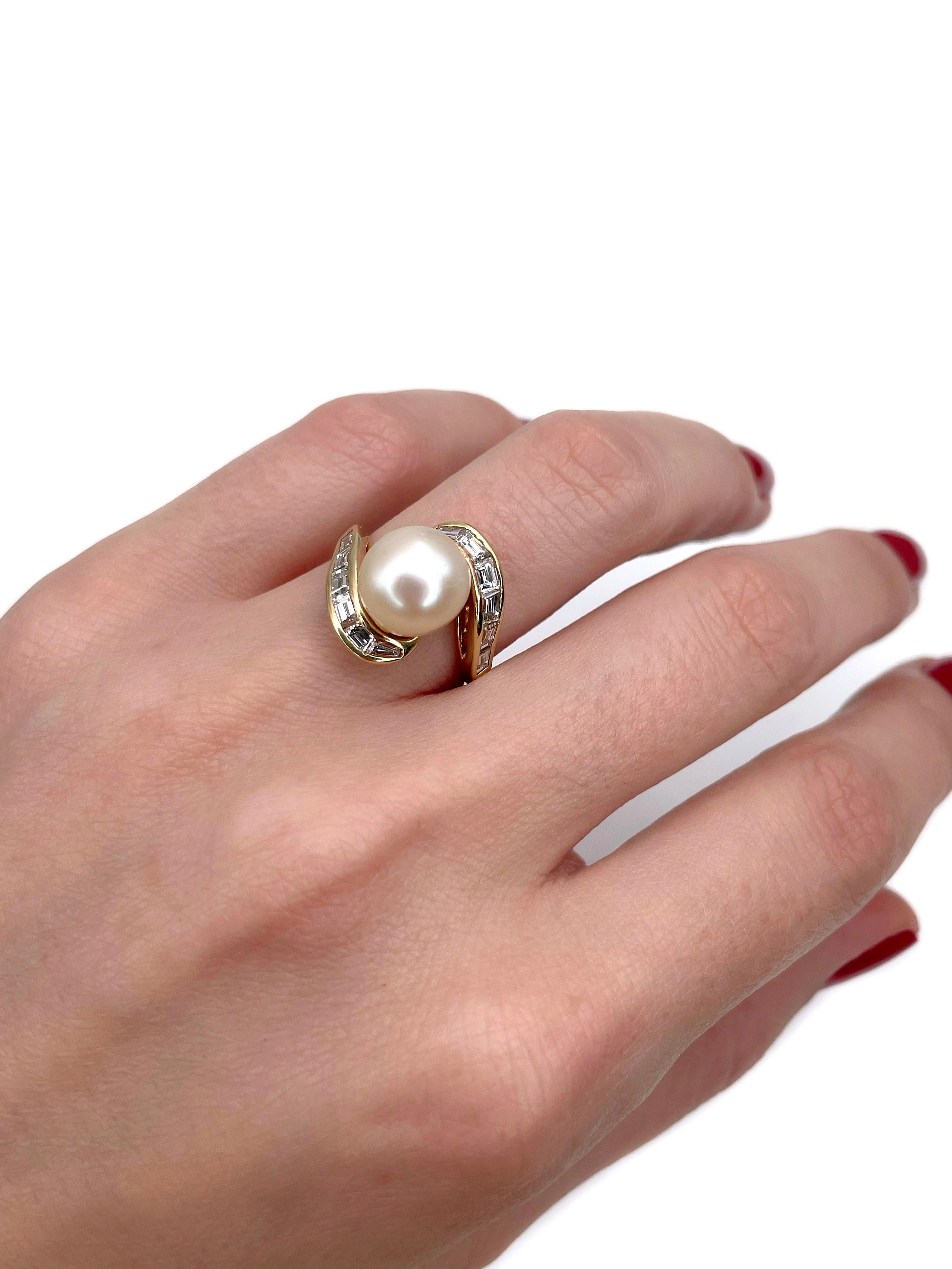 Modern Chaumet Vintage 18 Karat Gold Pearl 0.80 Carat VS Diamond Cocktail Ring For Sale