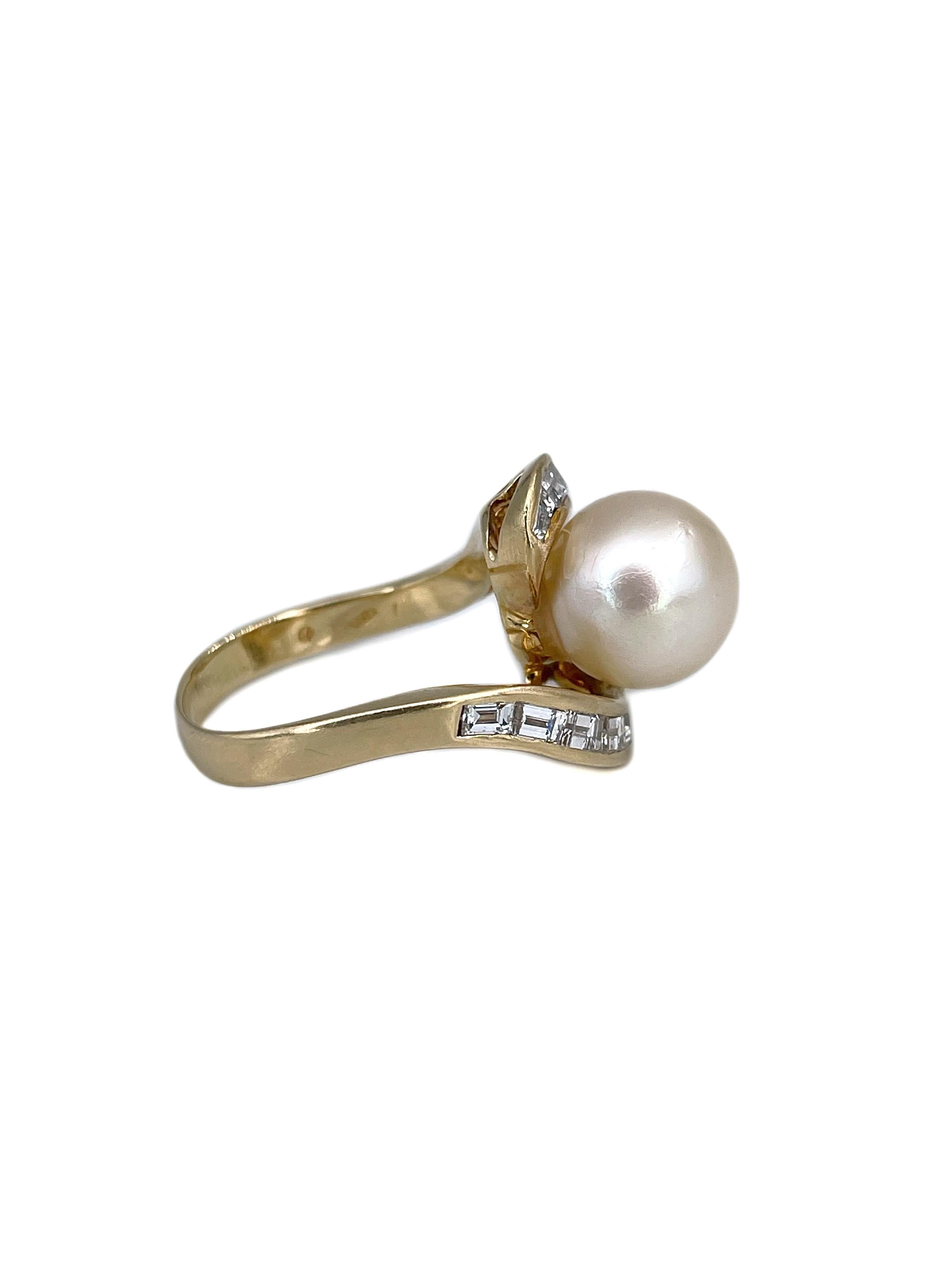 Women's Chaumet Vintage 18 Karat Gold Pearl 0.80 Carat VS Diamond Cocktail Ring For Sale