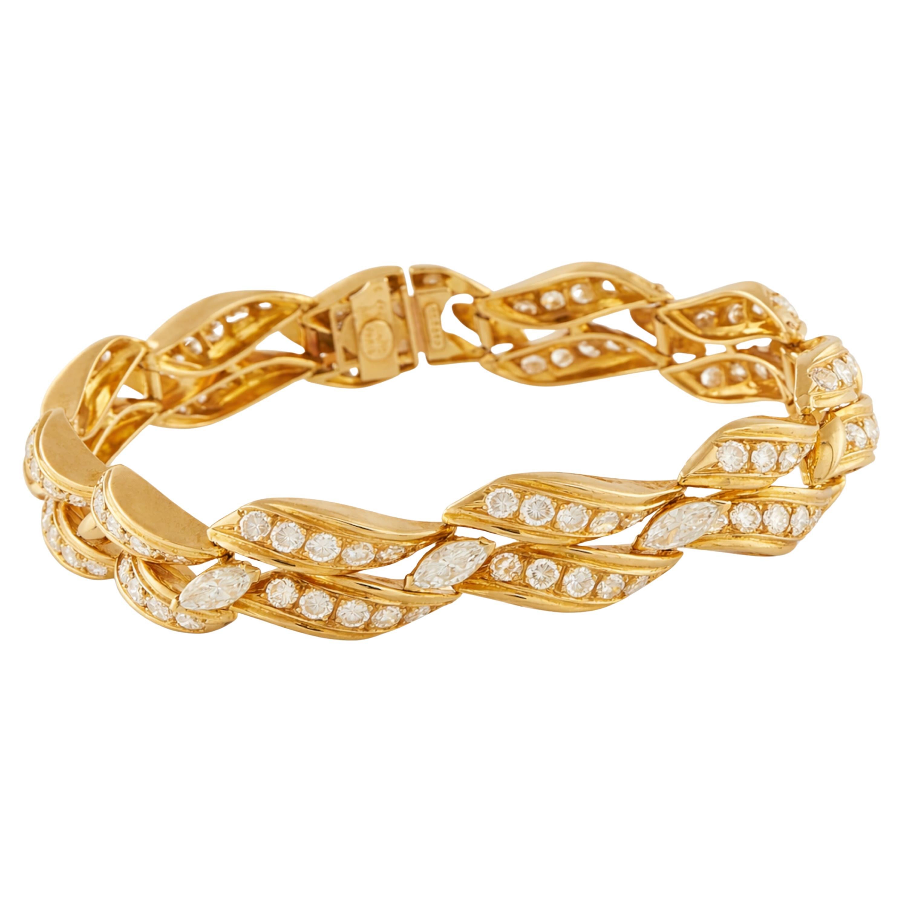 Chaumet Vintage 18K Yellow Gold 9.70 Carat Diamond Wave Link Bracelet For Sale