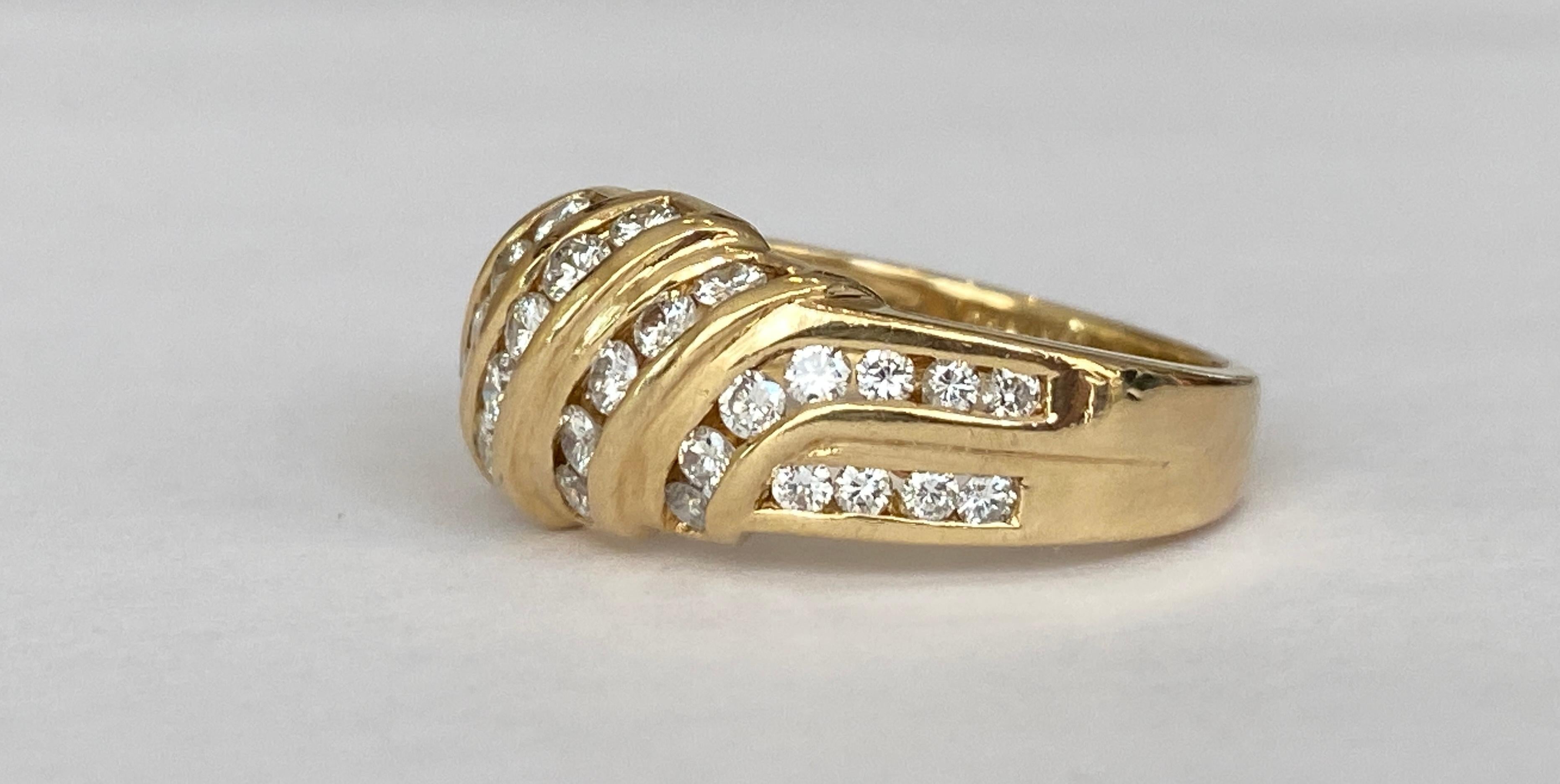Chaumet  Bague vintage en or jaune et diamants en vente 1