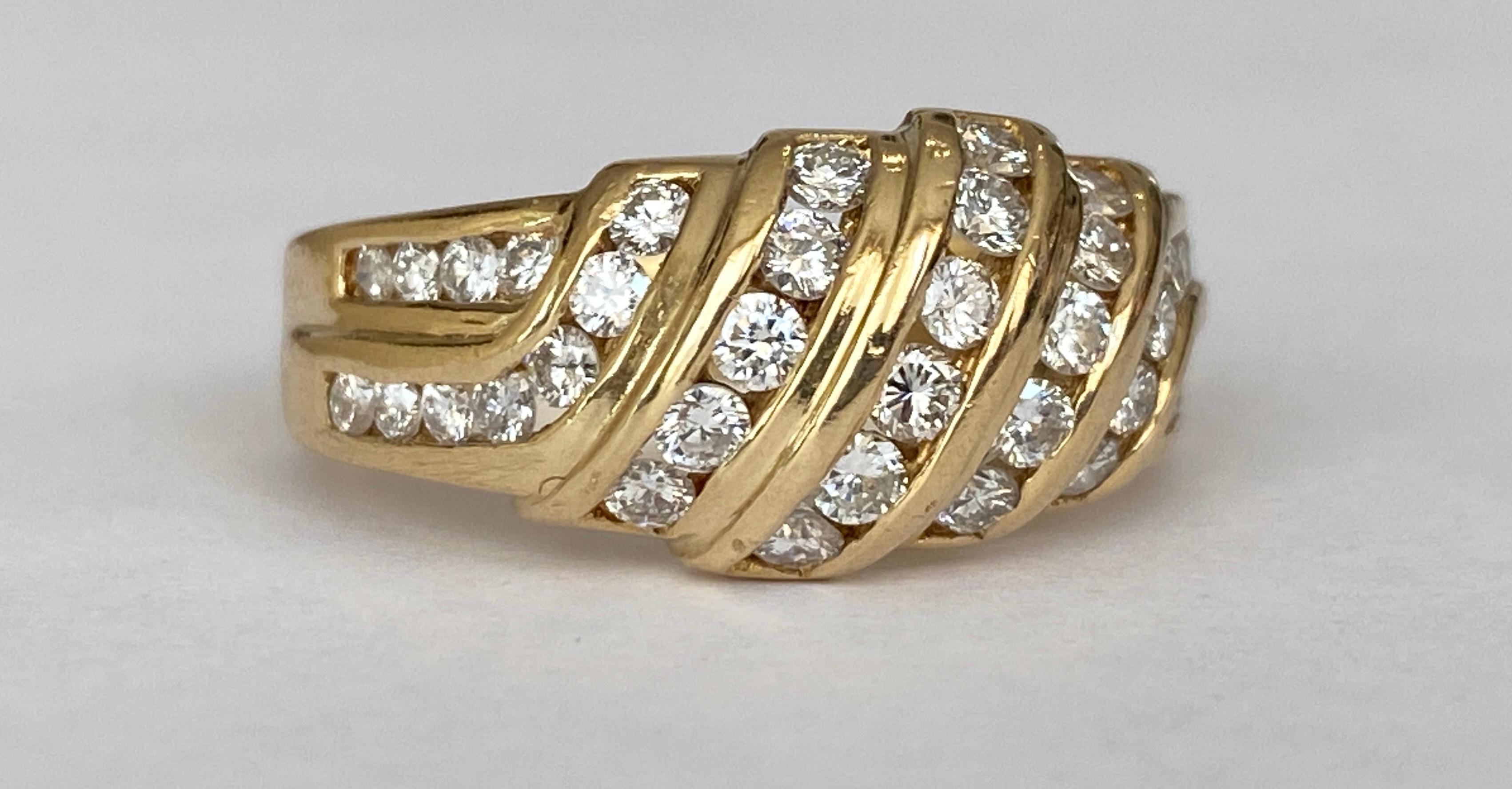 Women's Chaumet  Vintage Yellow gold Diamond Ring For Sale