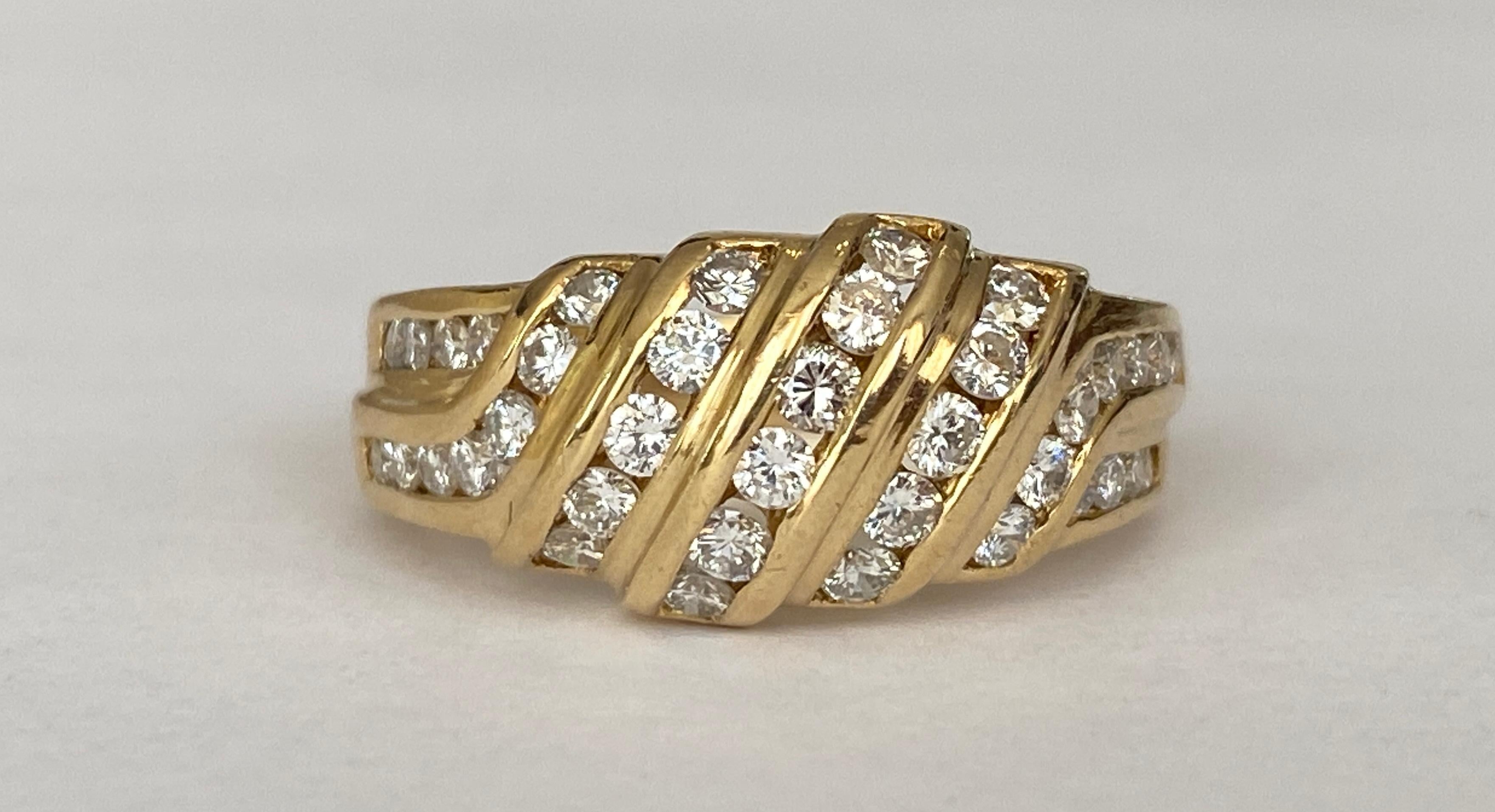 Chaumet  Bague vintage en or jaune et diamants en vente 4