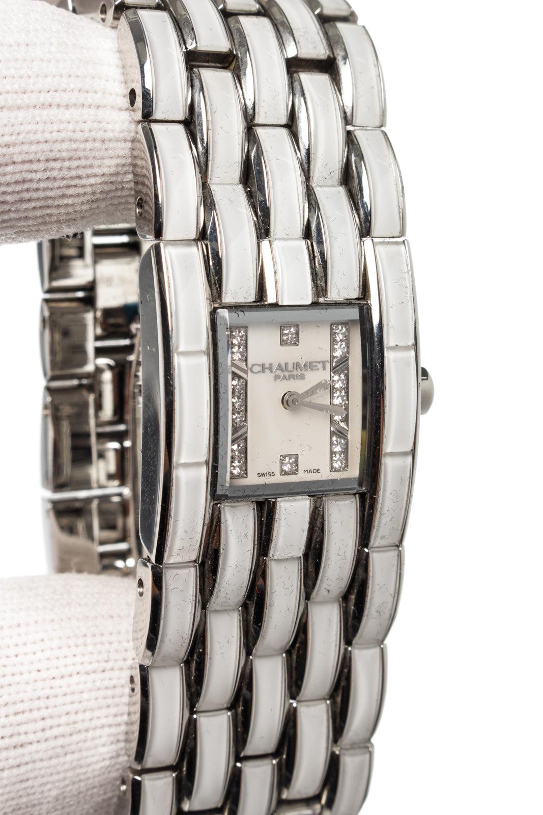 Chaumet White Khesis Quartz Watch In Good Condition In Irvine, CA