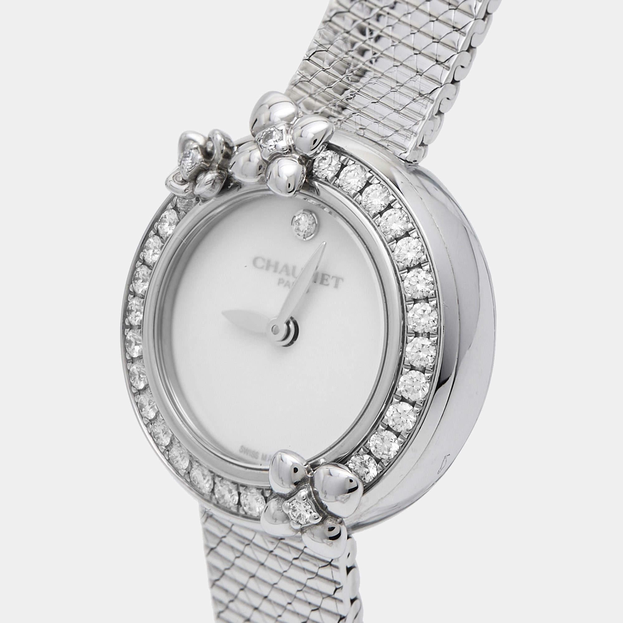 The Chaumet Hortensia is a work of wonder cloaked in dreamy details. The Hortensia W20611-20W watch for women is made of stainless steel, and the round case is laid carefully with diamonds and flower motifs. It aims to evoke the vision of a