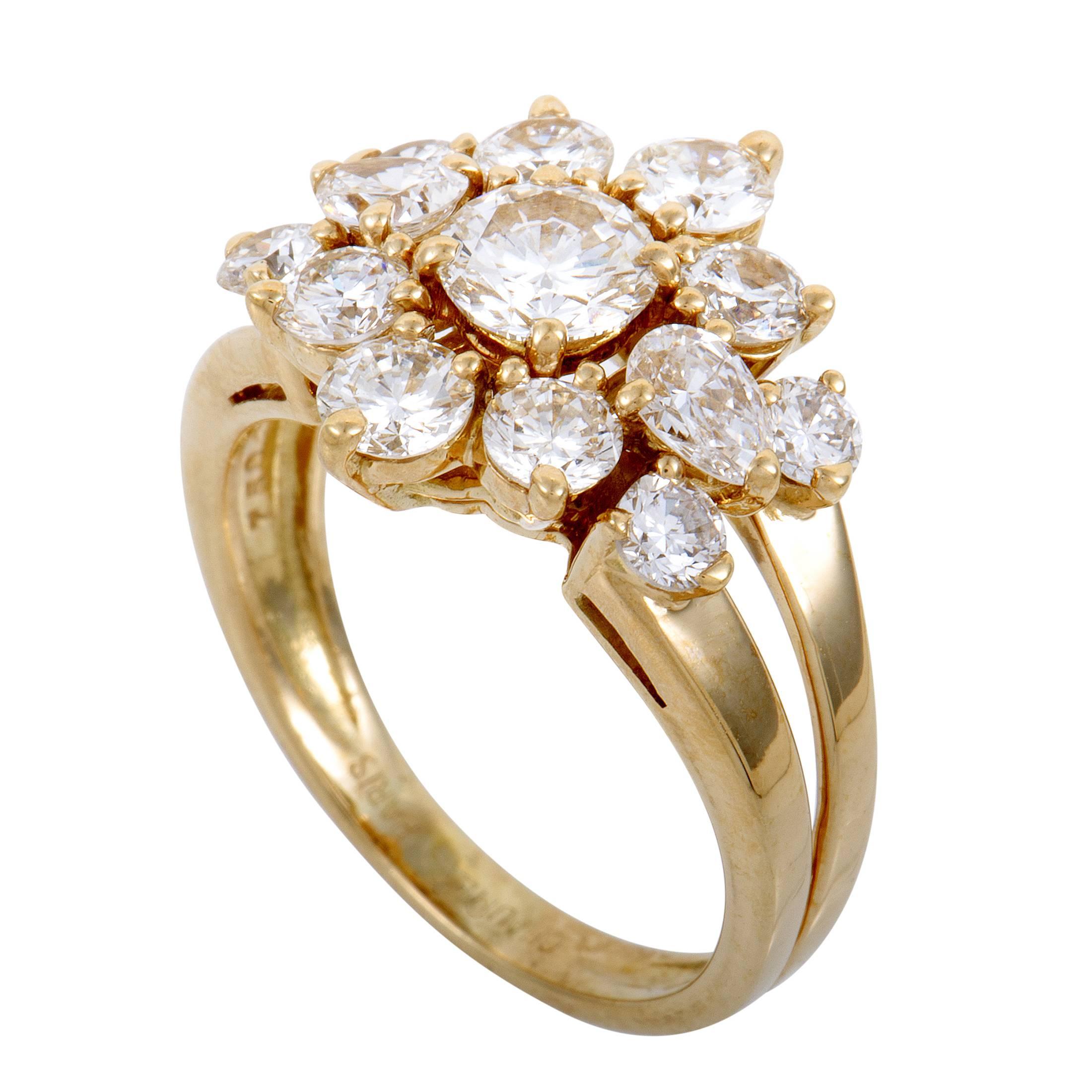 Chaumet Women’s 18 Karat Yellow Gold Diamond Flower Ring
