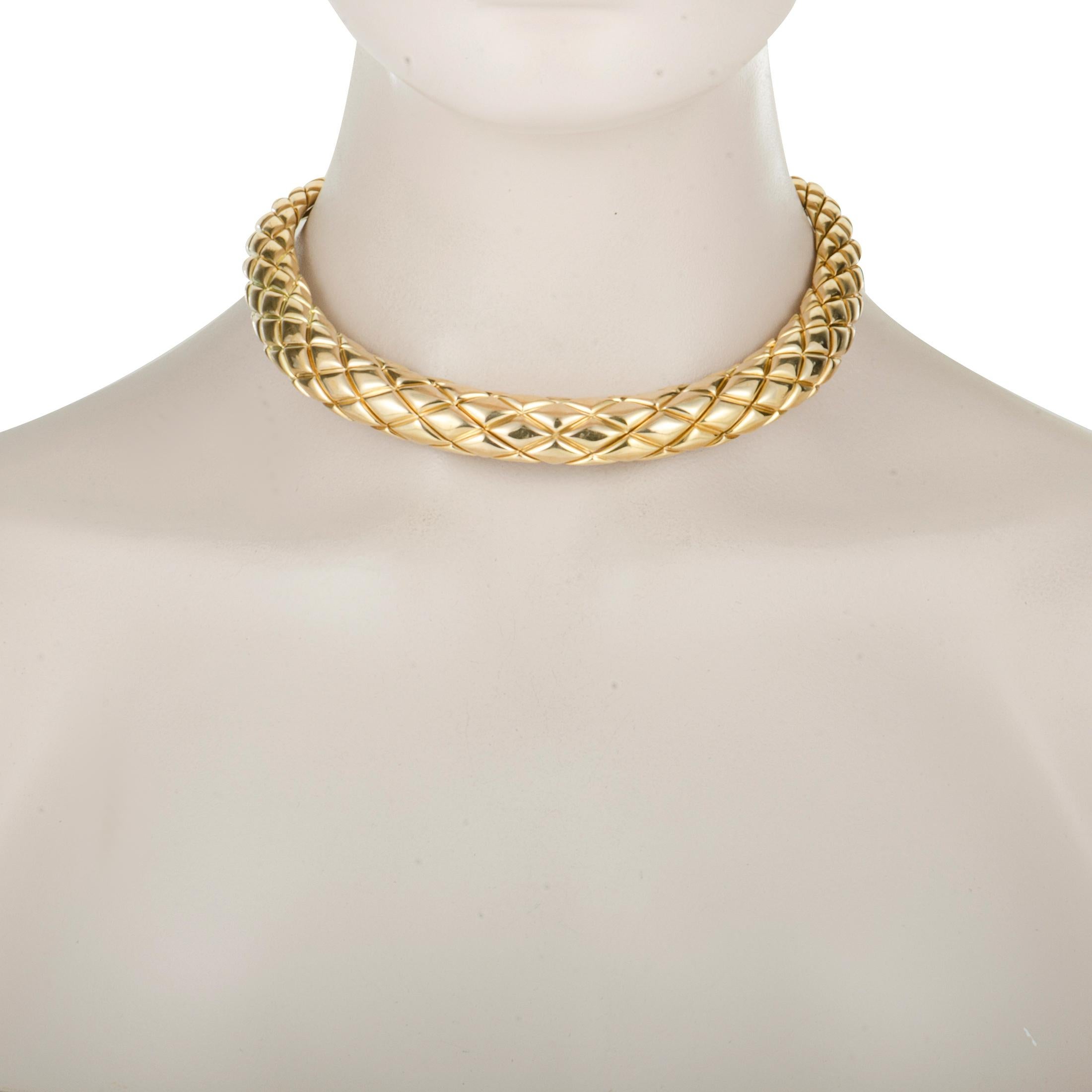 Prestigious 18K yellow gold is elegantly molded to craft this beautiful necklace by Chaumet that is a stunning embodiment of grace. The chic necklace can be perfectly paired with your equally classy outfits.

