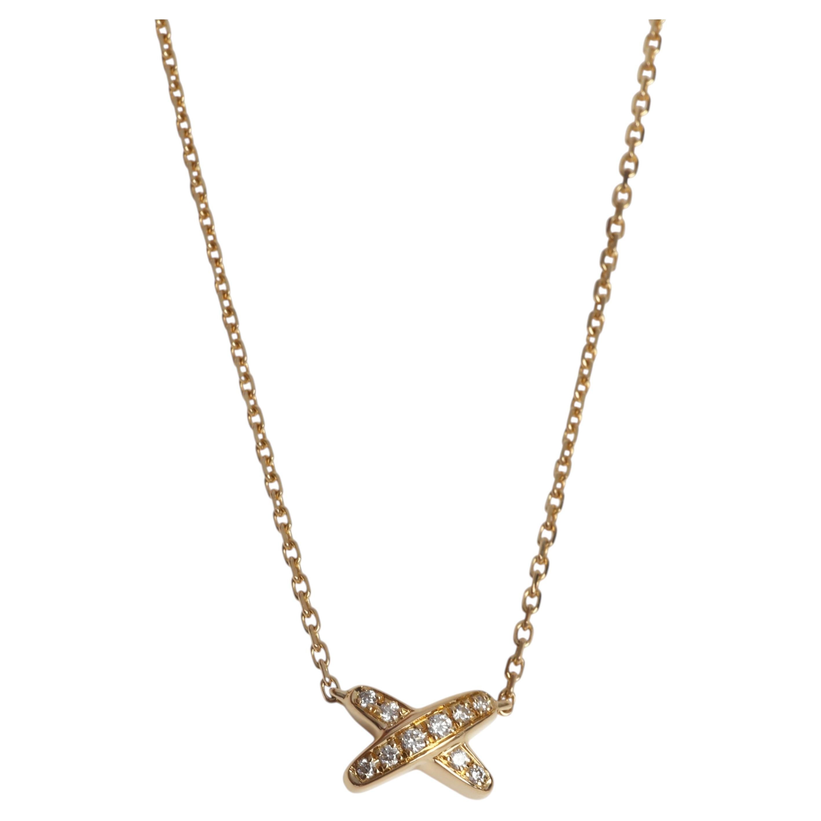 Ciondolo Chaumet in oro giallo con diamante piccolo e modello Jeux de Liens in vendita