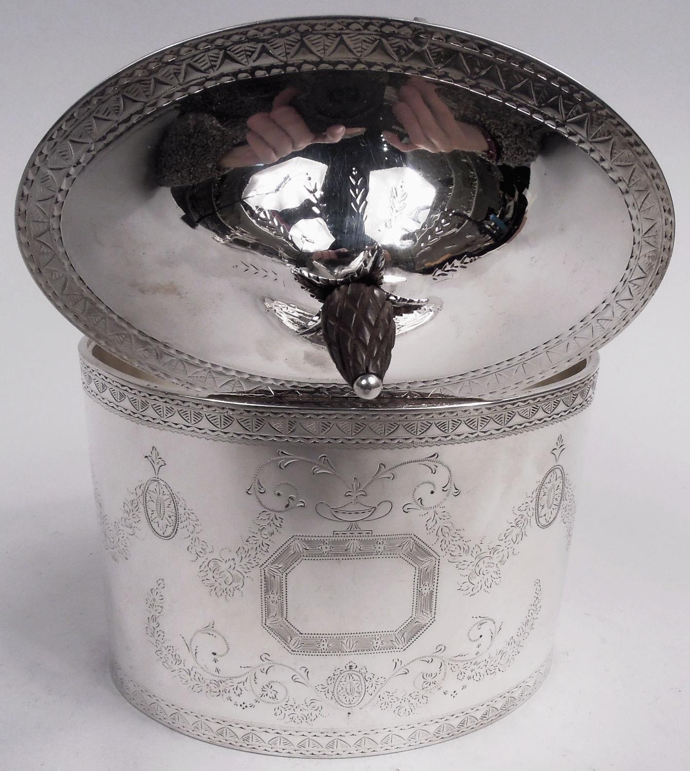 Chawner, porta tè in argento sterling georgiano neoclassico inglese, 1788 In condizioni buone in vendita a New York, NY
