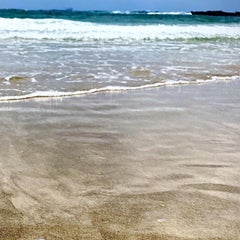 Chaya Vance, Jellyfish and Mediterranean Waves, 2020 c-print on D-sec 80x60 cm