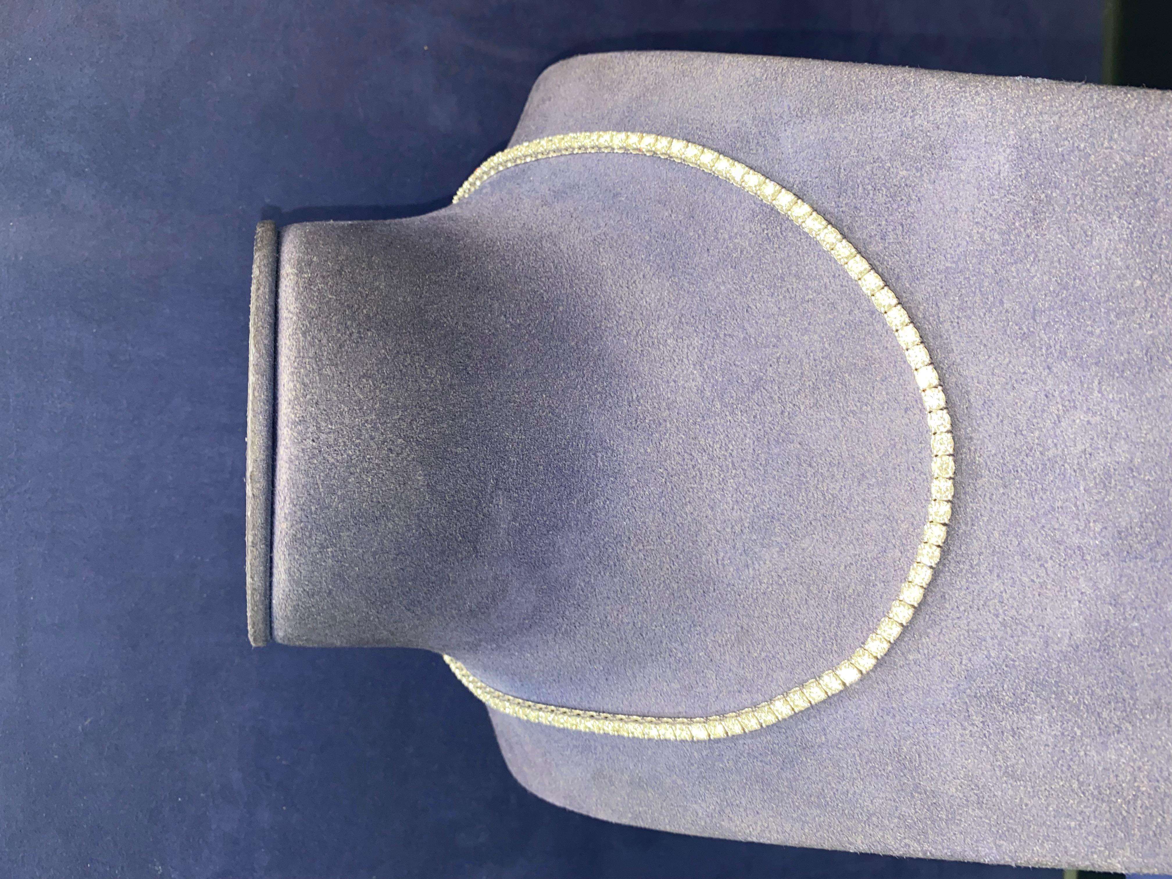 CHE 25 Karat Diamant-Tennis-Halskette in 14k Weißgold mit 4 Zacken gesetzt BY MIKE NEKTA für Damen oder Herren im Angebot