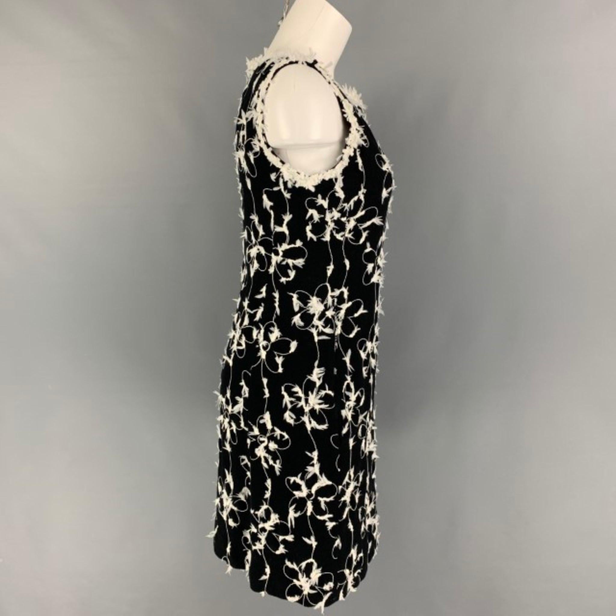 CHEAP and CHIC by MOSCHINO Size 6 Black White Cotton Blend Applique Dress In Good Condition In San Francisco, CA
