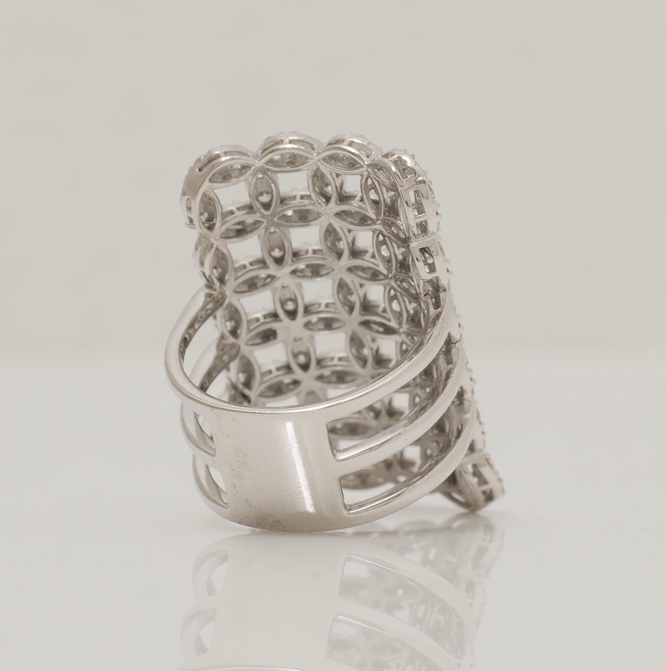 Bague cocktail à triple tige en or massif 14 carats à motif de carreaux, certifiée en vente 2