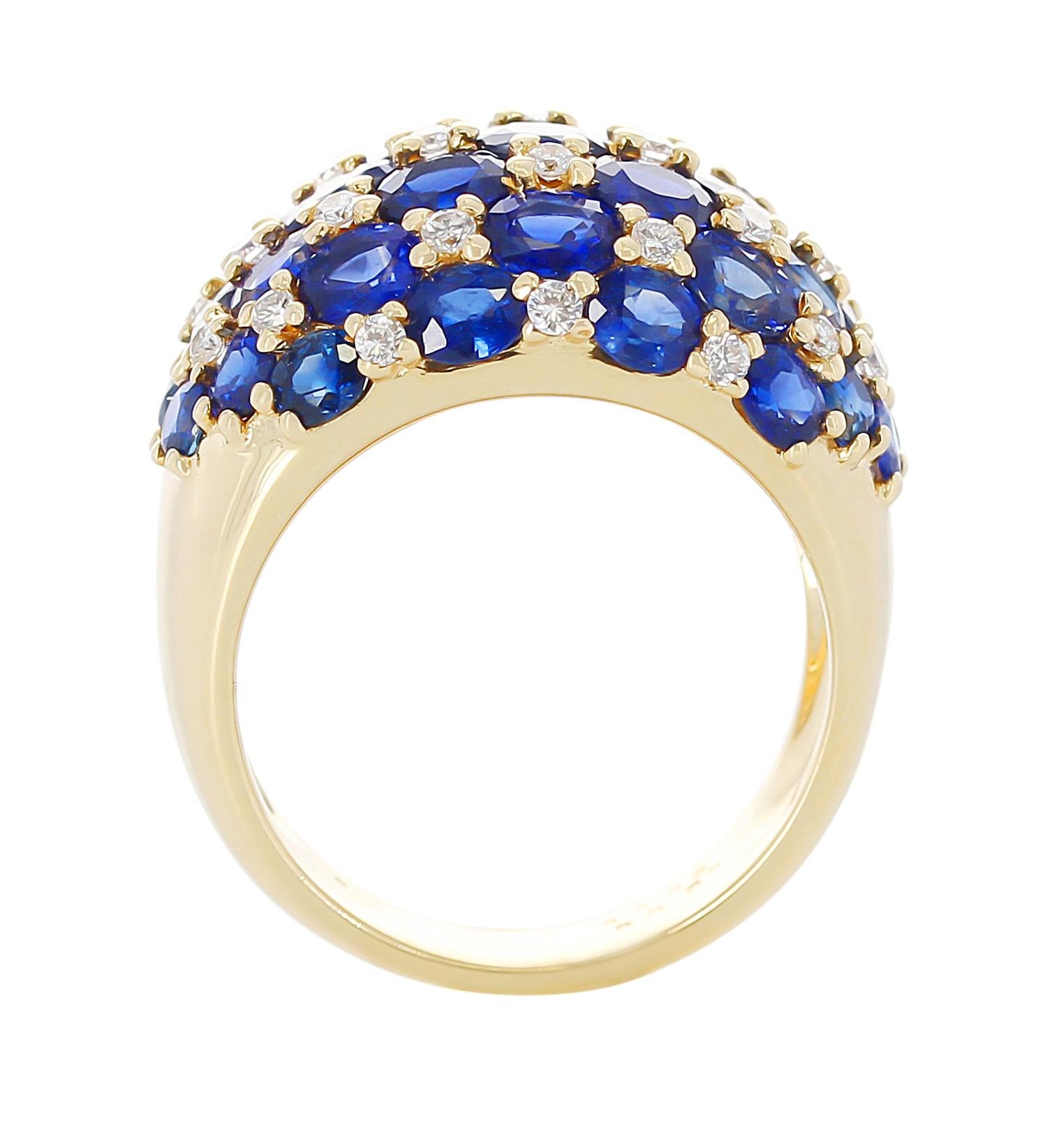 Round Cut Checker-Board Sapphire and Diamond Ring, 18 Karat Yellow Gold For Sale