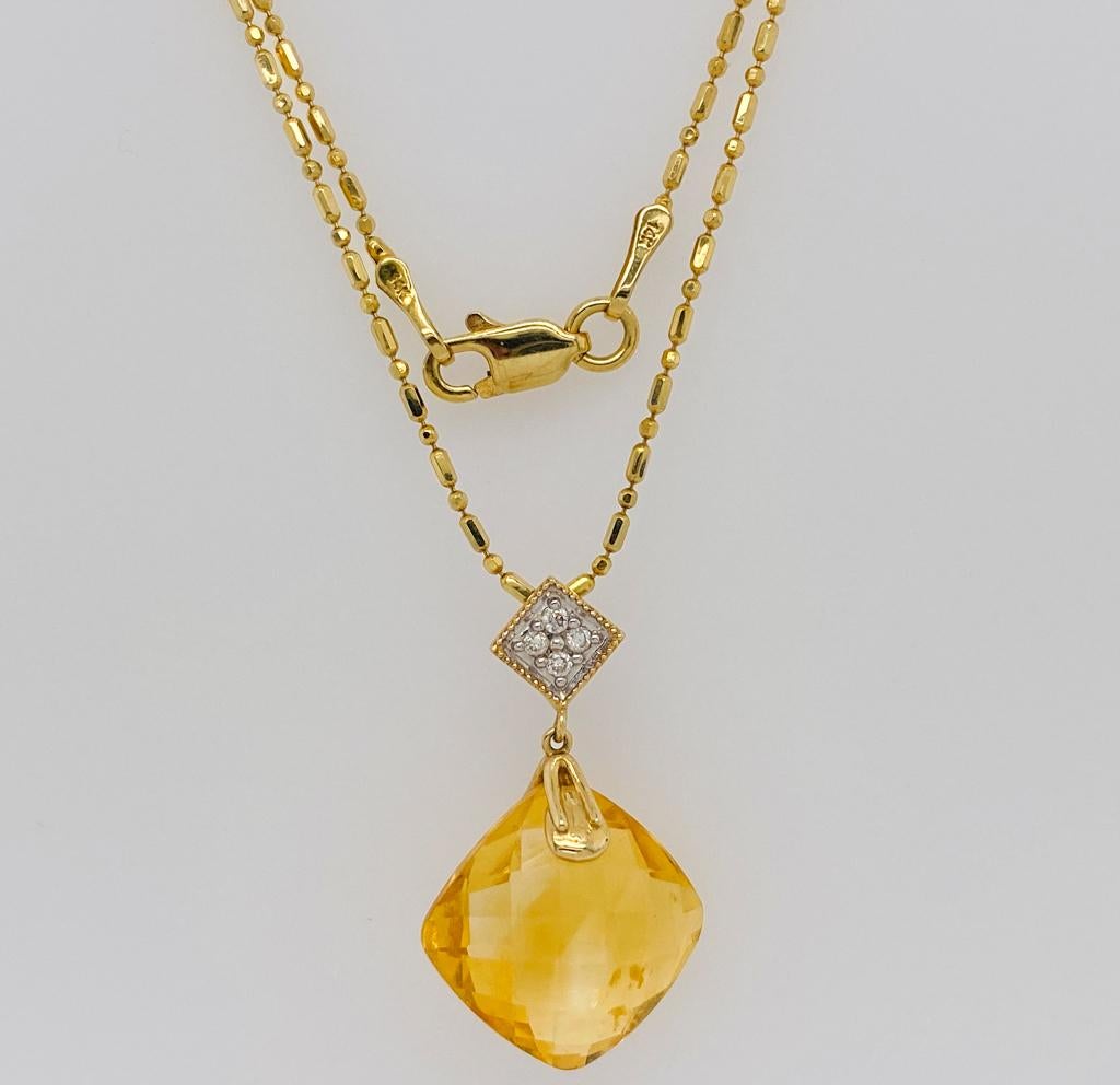 Contemporain Collier à pendentif en or jaune 14 carats avec diamants et citrine en damier en vente