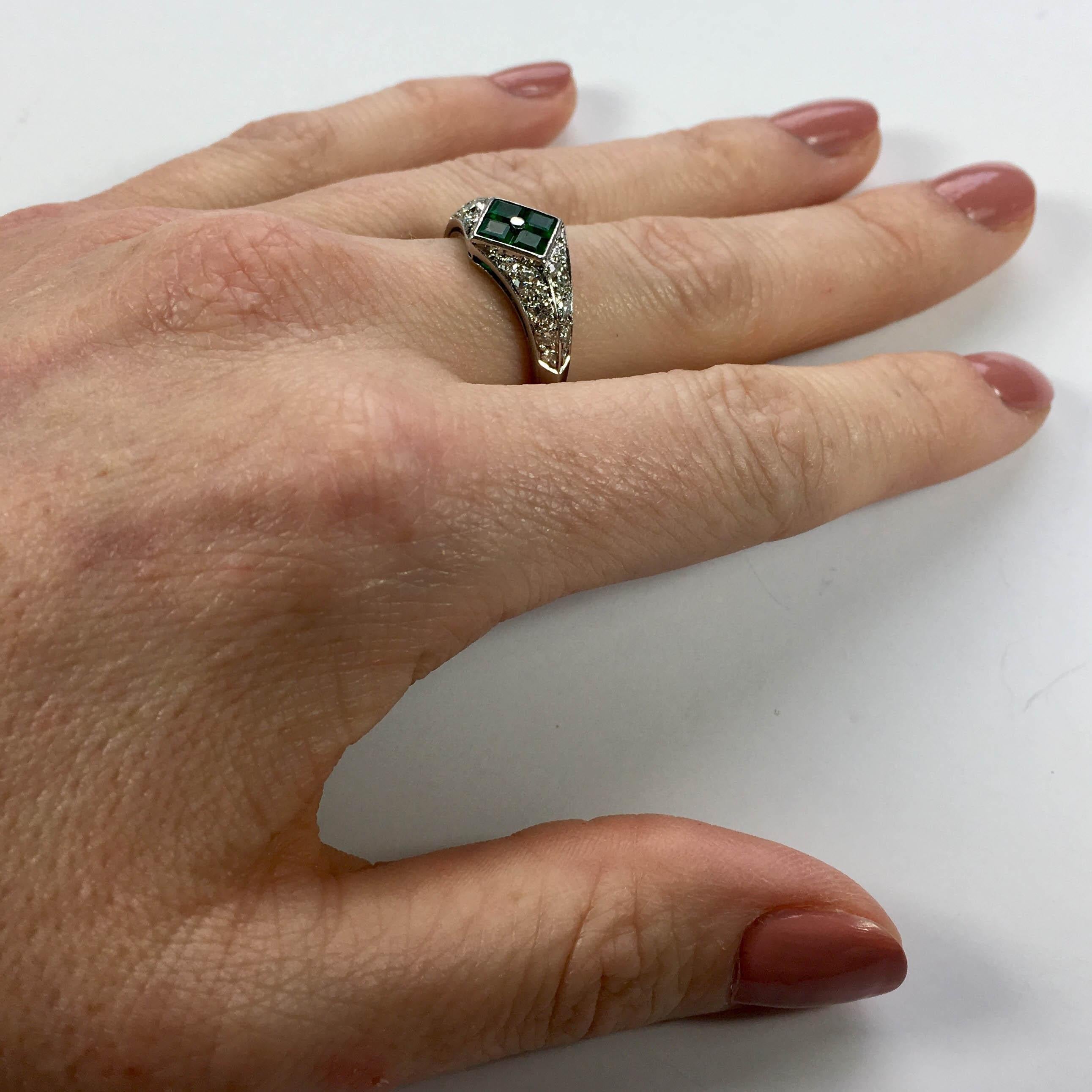 Checkerboard Invisibly-Set Emerald Diamond Pave Platinum Ring In Good Condition For Sale In London, GB