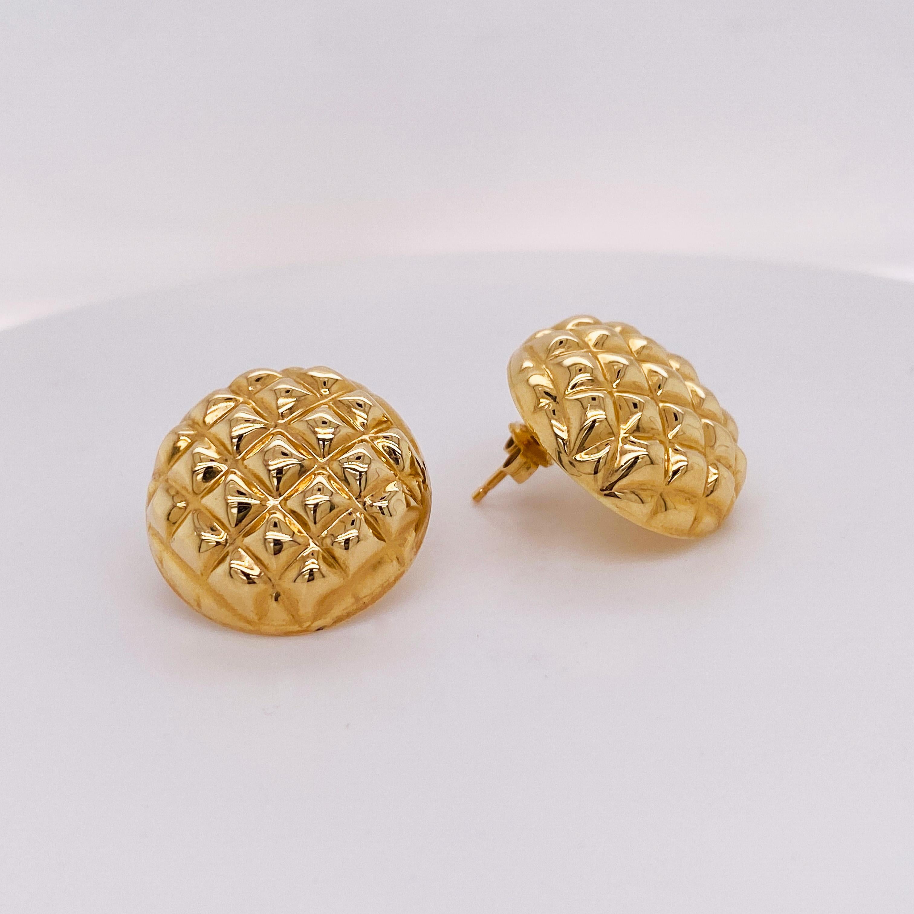 These yellow-gold checkerboard studs are lightweight and easy to wear. These make a great go-to accessory as they are lightweight and chic. The yellow gold goes with everything and stands out against all hair colors. Gold knot earrings are a staple