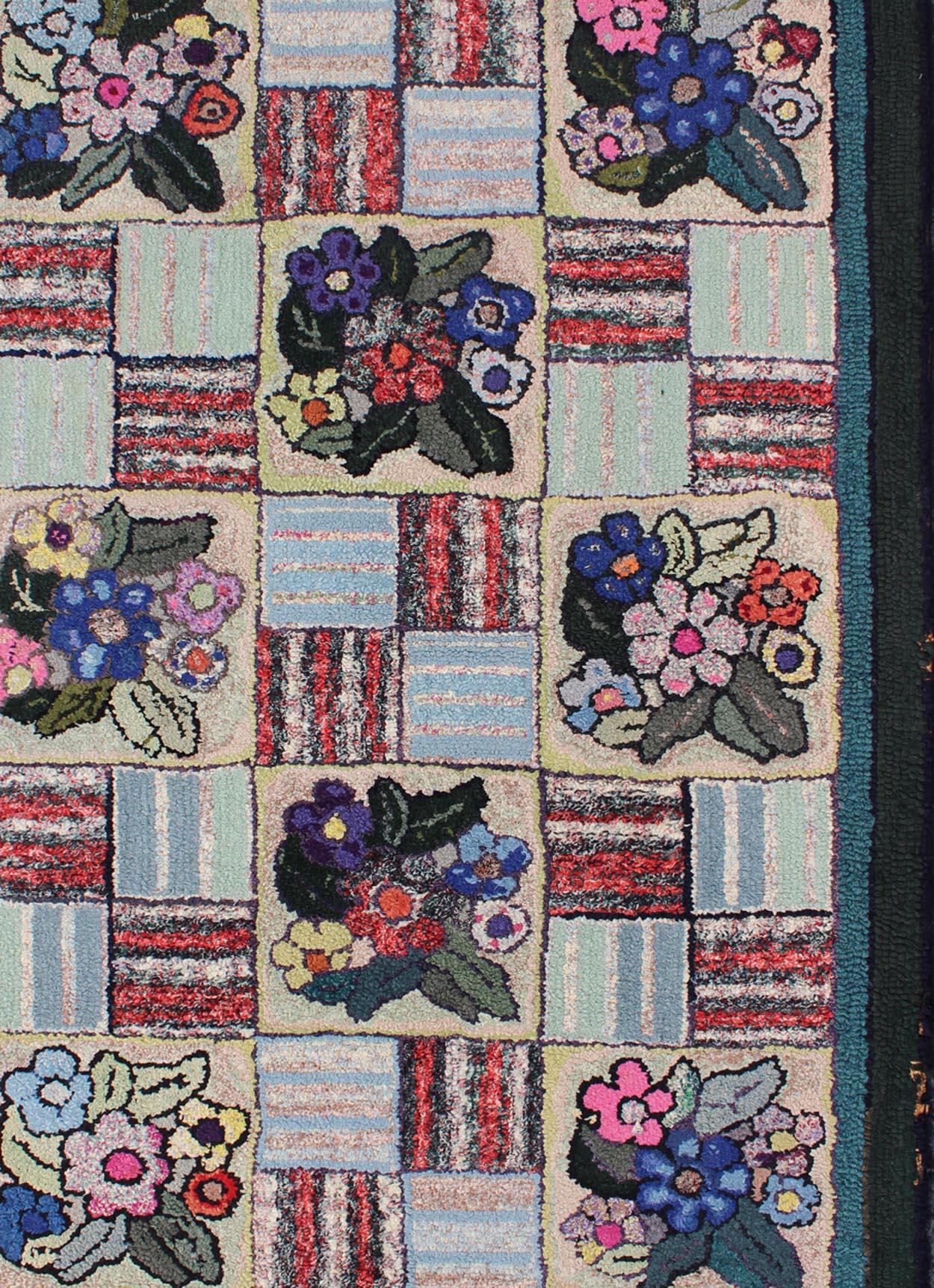 Tapis crocheté américain vintage à motifs floraux, Keivan Woven Arts / tapis L11-0606, pays d'origine / type : États-Unis / Tapis crocheté, circa 1930

D'un style, d'une couleur et d'une composition ingénieux, les caractéristiques de ce