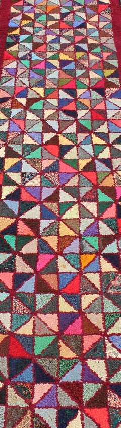 Amerikanischer Checkerboard-Vintage-Teppich mit Kapuze und geometrischem Design in mehrfarbigen Farben