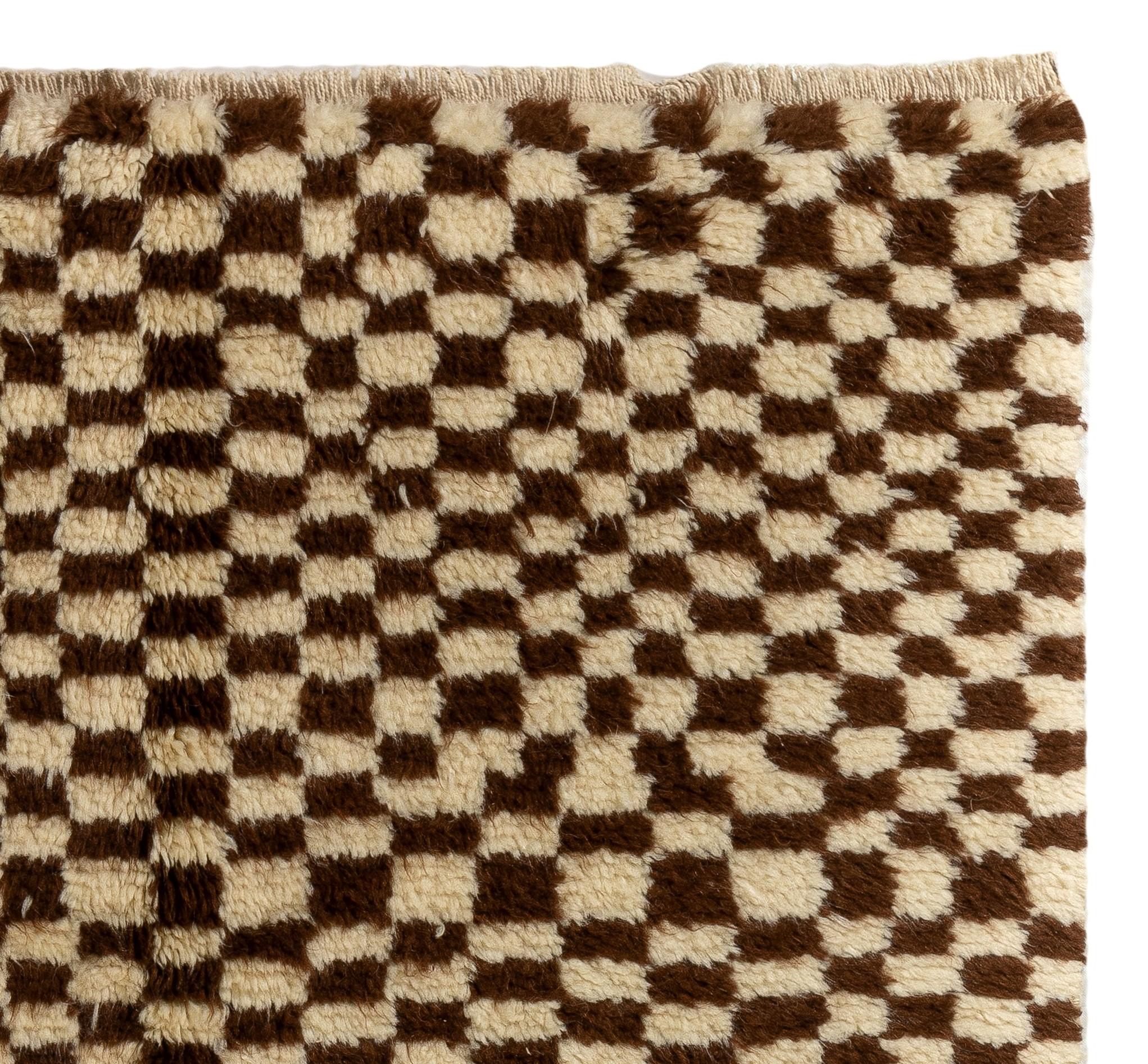 checkered rug beige