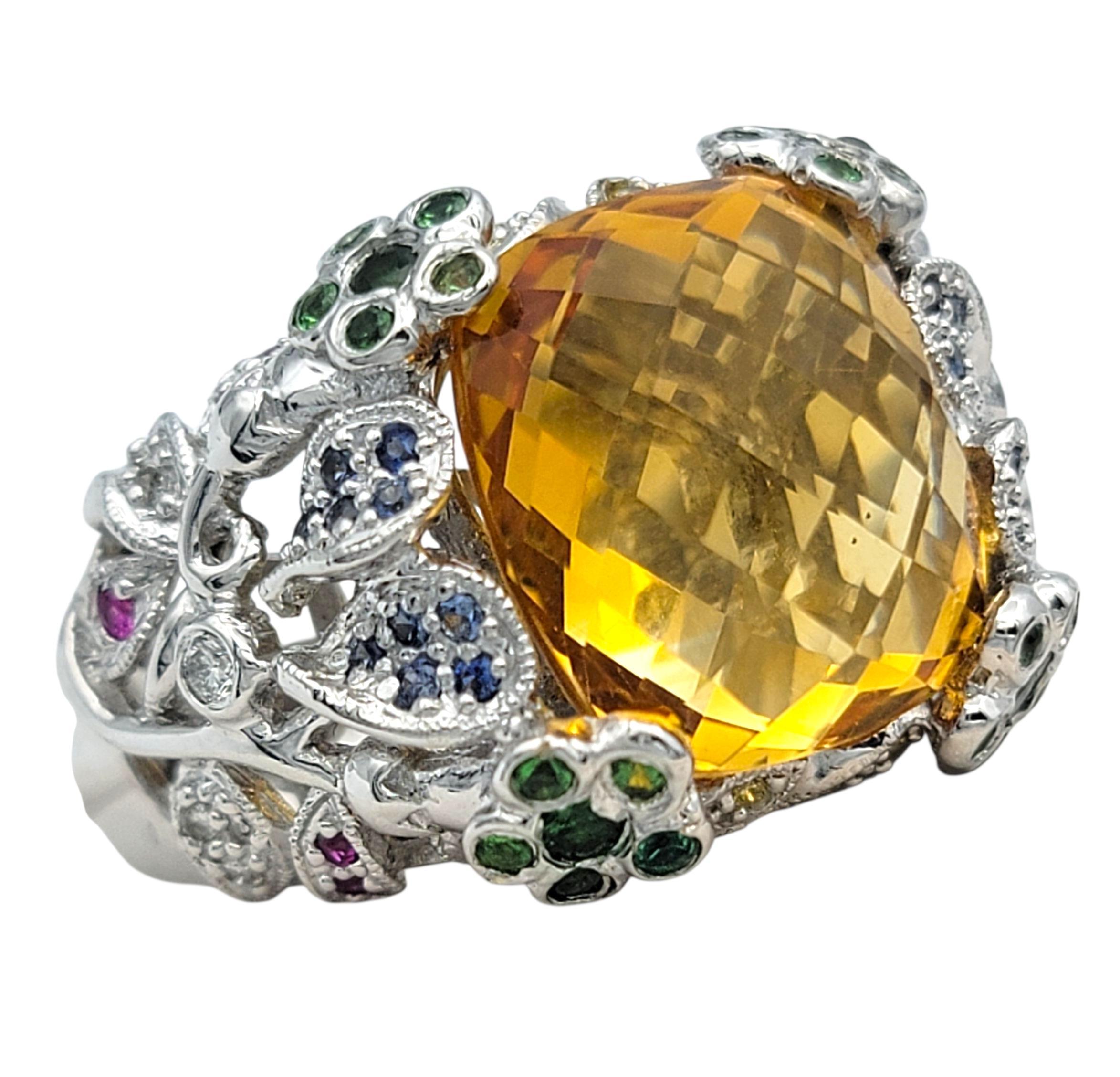 Contemporaneo Anello Cocktail con Citrino a Cuscino e Multi Gemme a Scacchiera in Oro Bianco 18 Karati in vendita