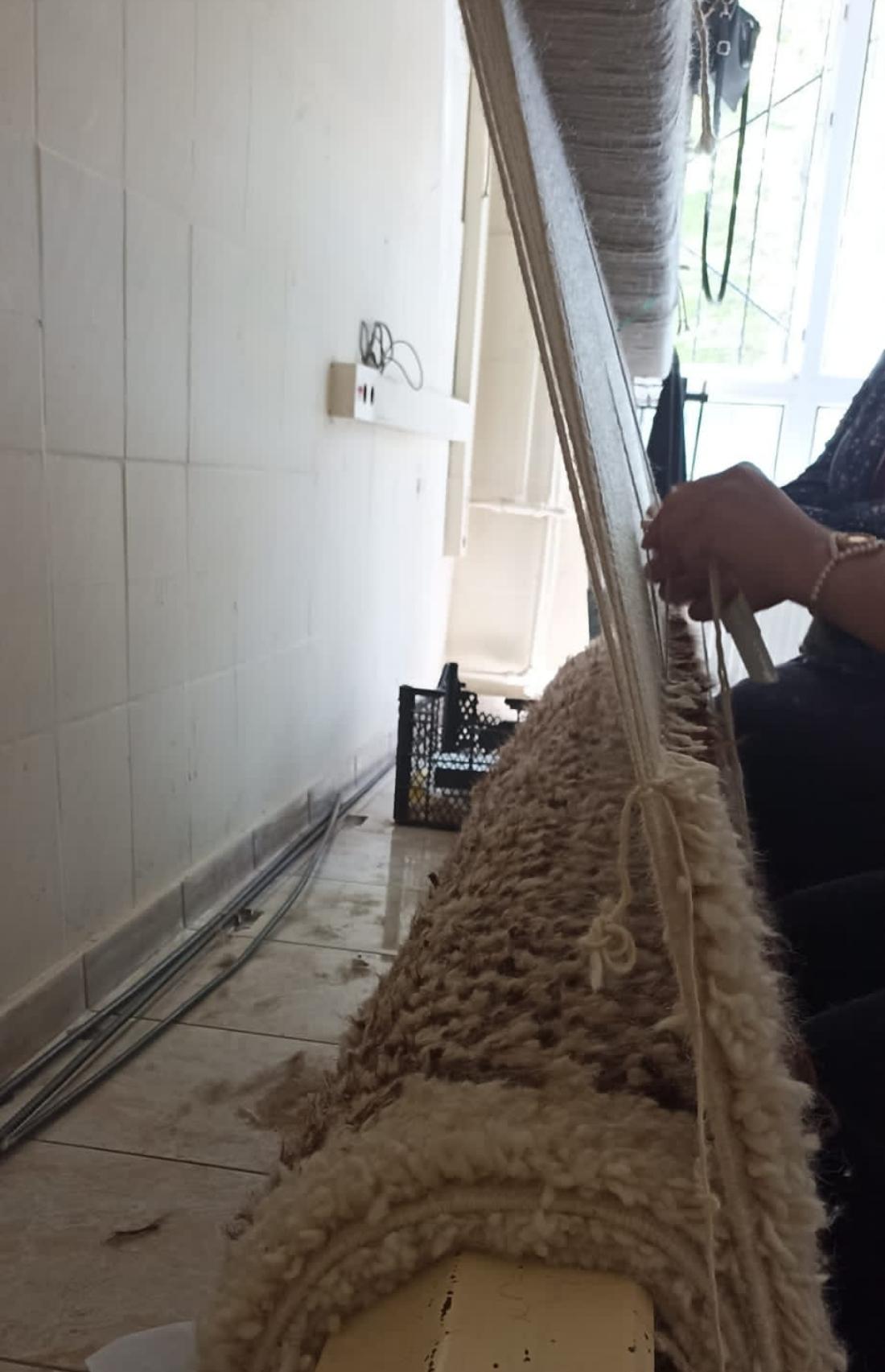 Karierter Tulu-Teppich, 100 % natürliche Wolle, cremefarben und braun, maßgefertigt erhältlich im Angebot 8
