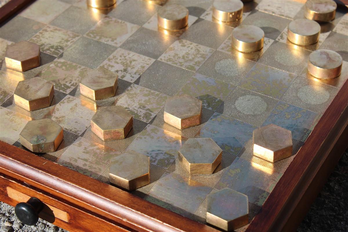 Checkers in solid brass and wood, Italy 1970 In Good Condition For Sale In Palermo, Sicily