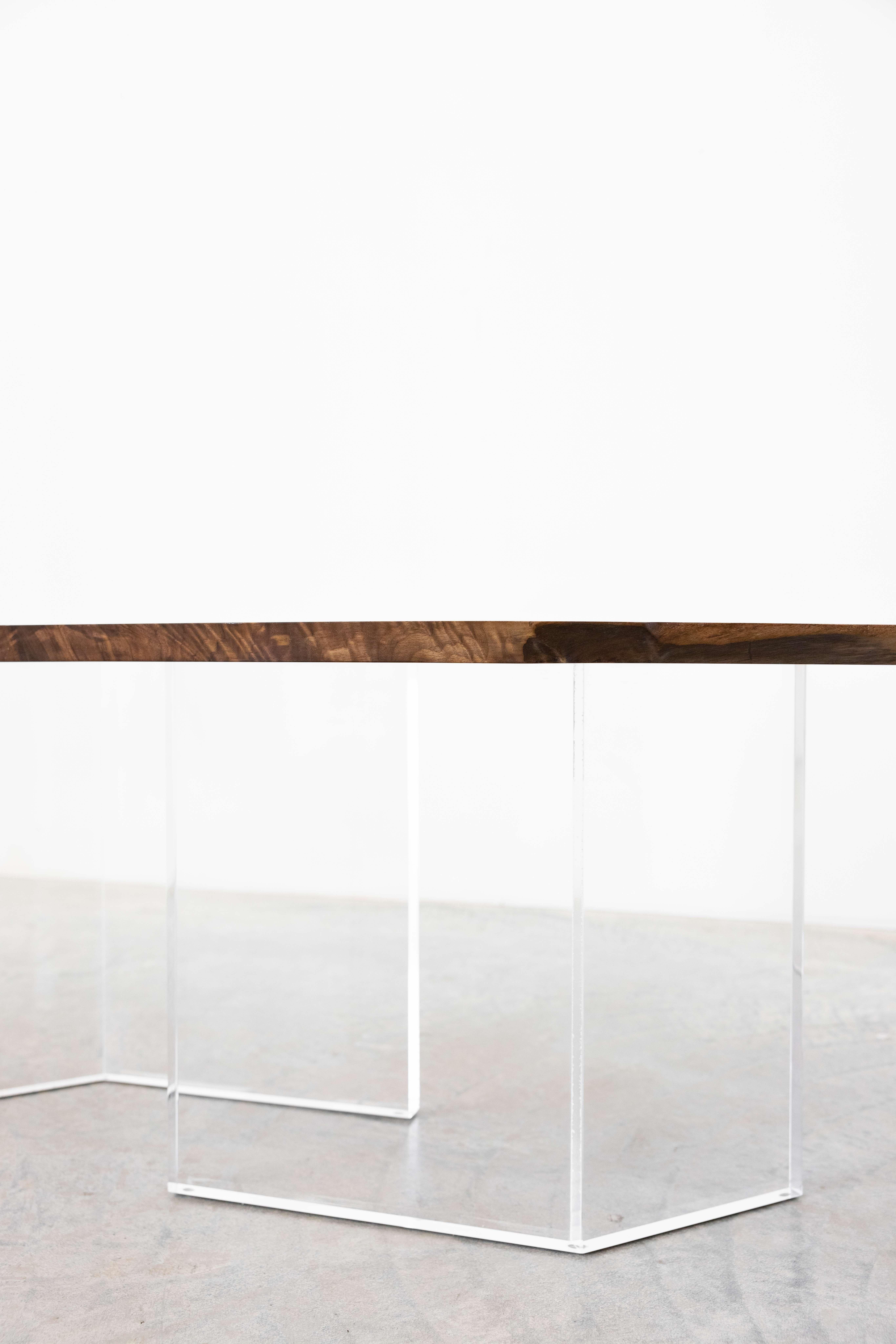 Table basse Checkmark en noyer noir et acrylique par Autonomous Furniture en vente 7