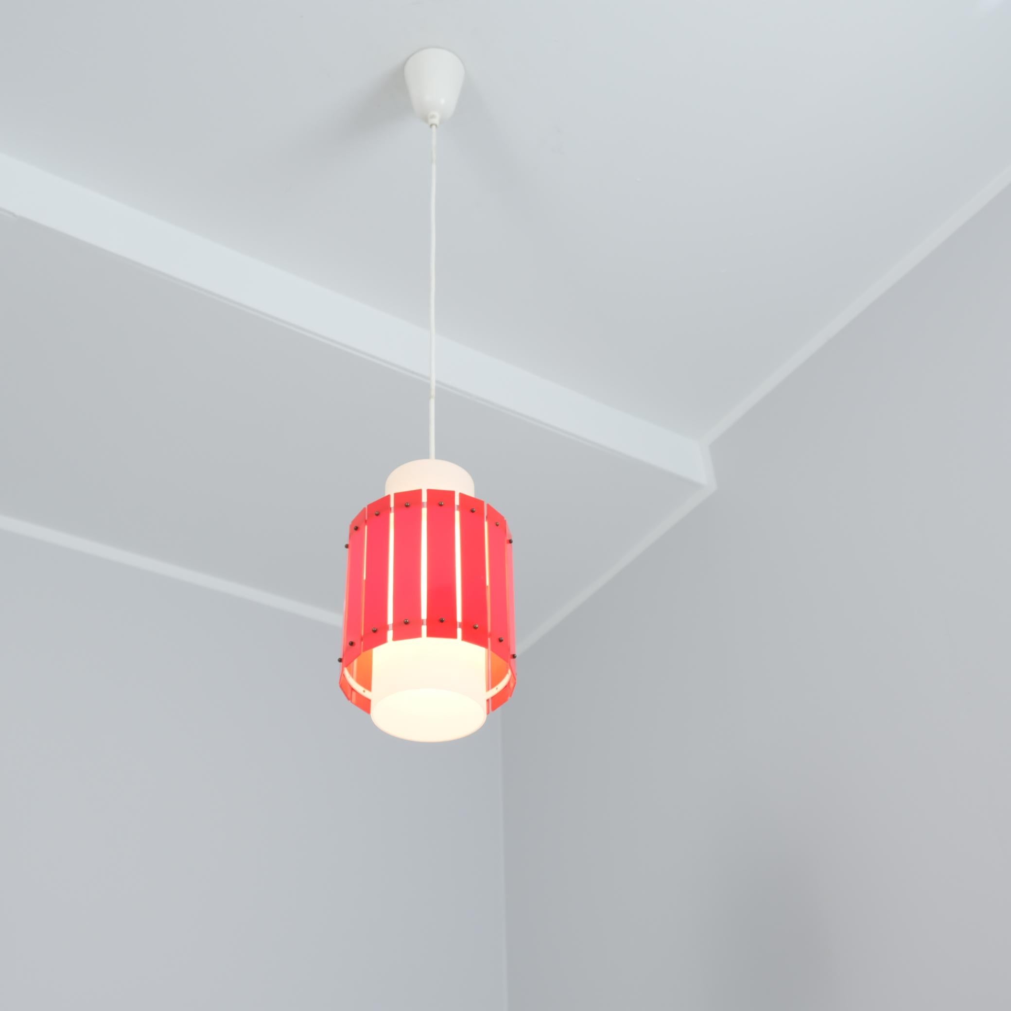 Allegro ciondolo da soffitto rosso Model K2-74 di Maria Lindeman per Idman, anni '60 in vendita 5