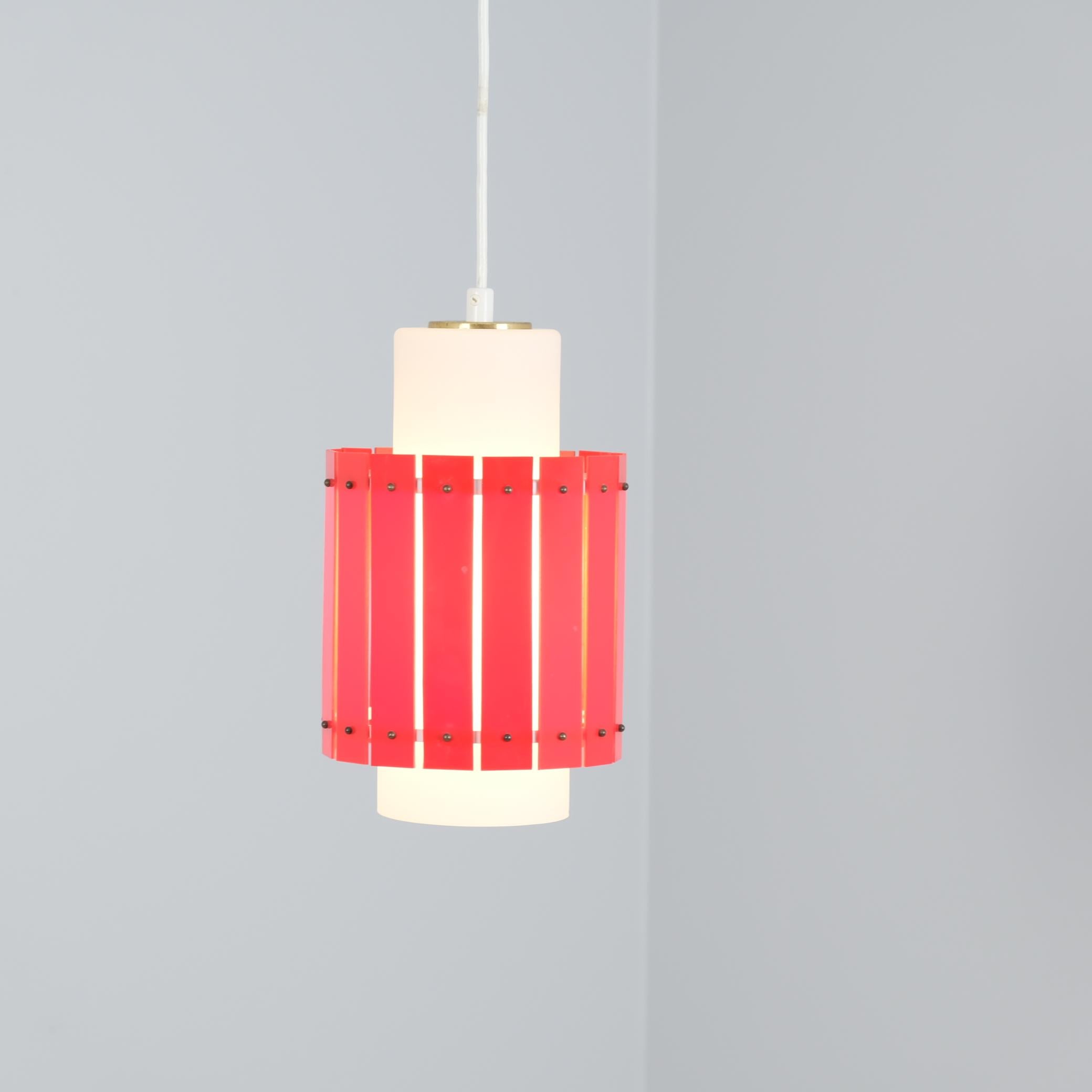 Finlandese Allegro ciondolo da soffitto rosso Model K2-74 di Maria Lindeman per Idman, anni '60 in vendita