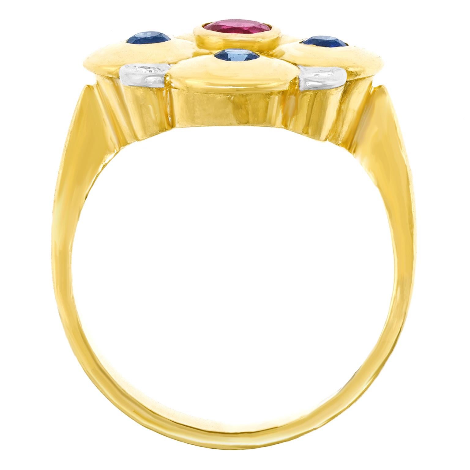 Cheerfully Zurich Chic, 18k Ring For Sale 7