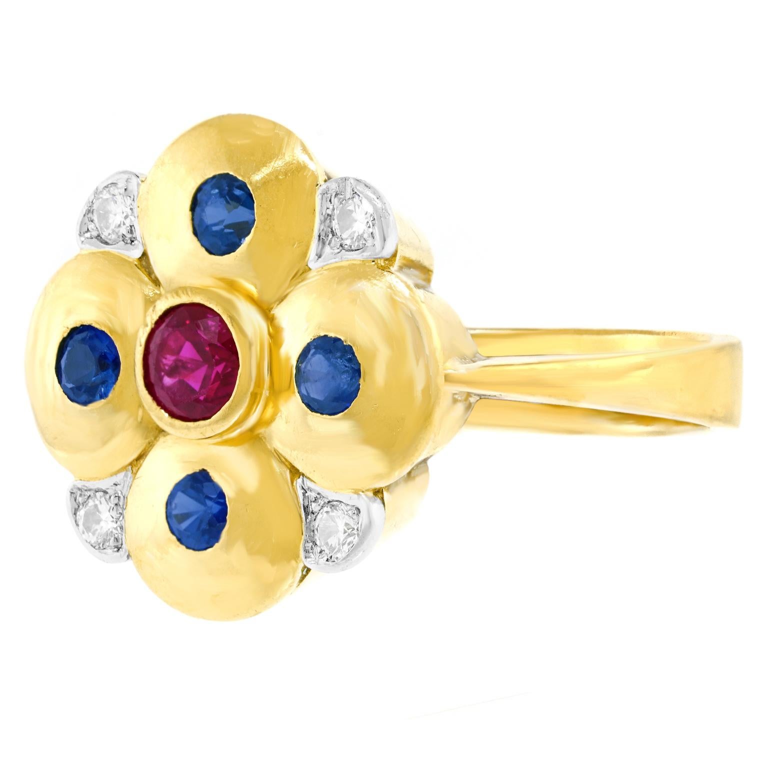 Round Cut Cheerfully Zurich Chic, 18k Ring For Sale