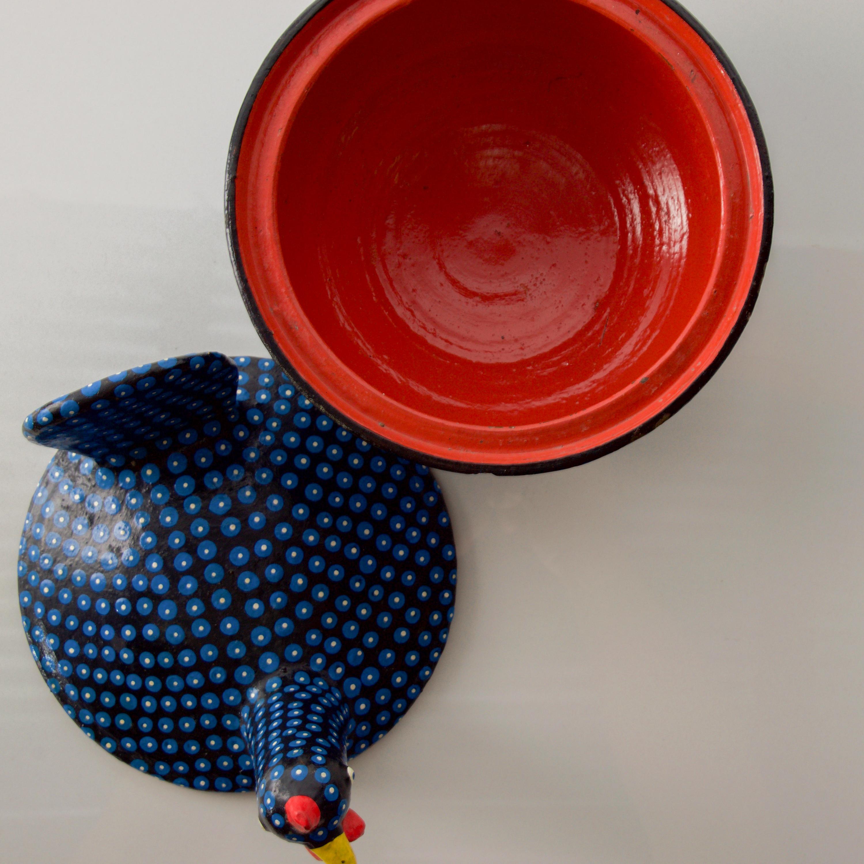 Cheery Hand Painted Blue Chicken Hen on Nest Covered Pot Splashy Red, 1970s In Good Condition In Chula Vista, CA
