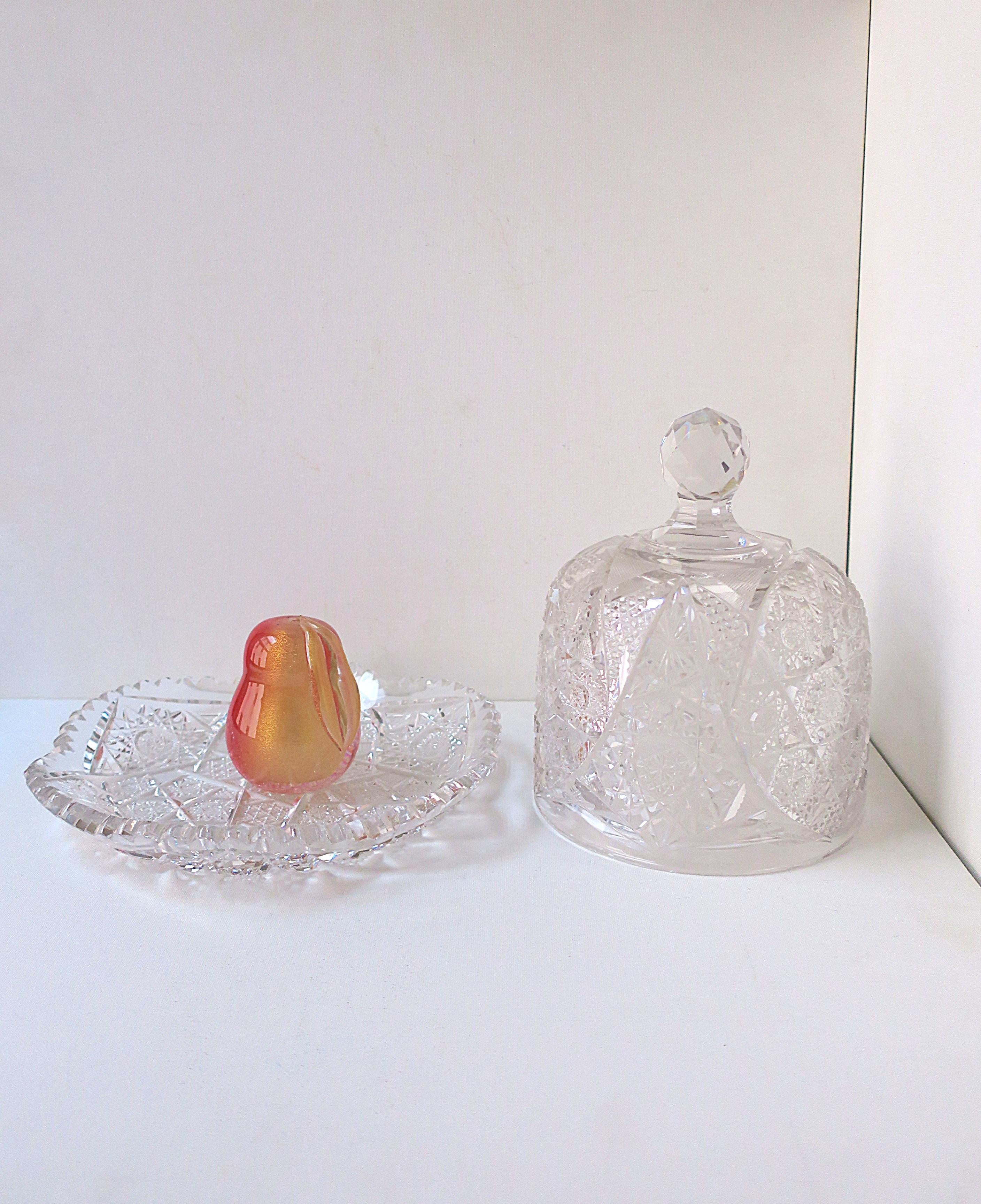 20ième siècle Assiette à fromage en forme de dôme Cristal Bohemia Crystal Czech en vente