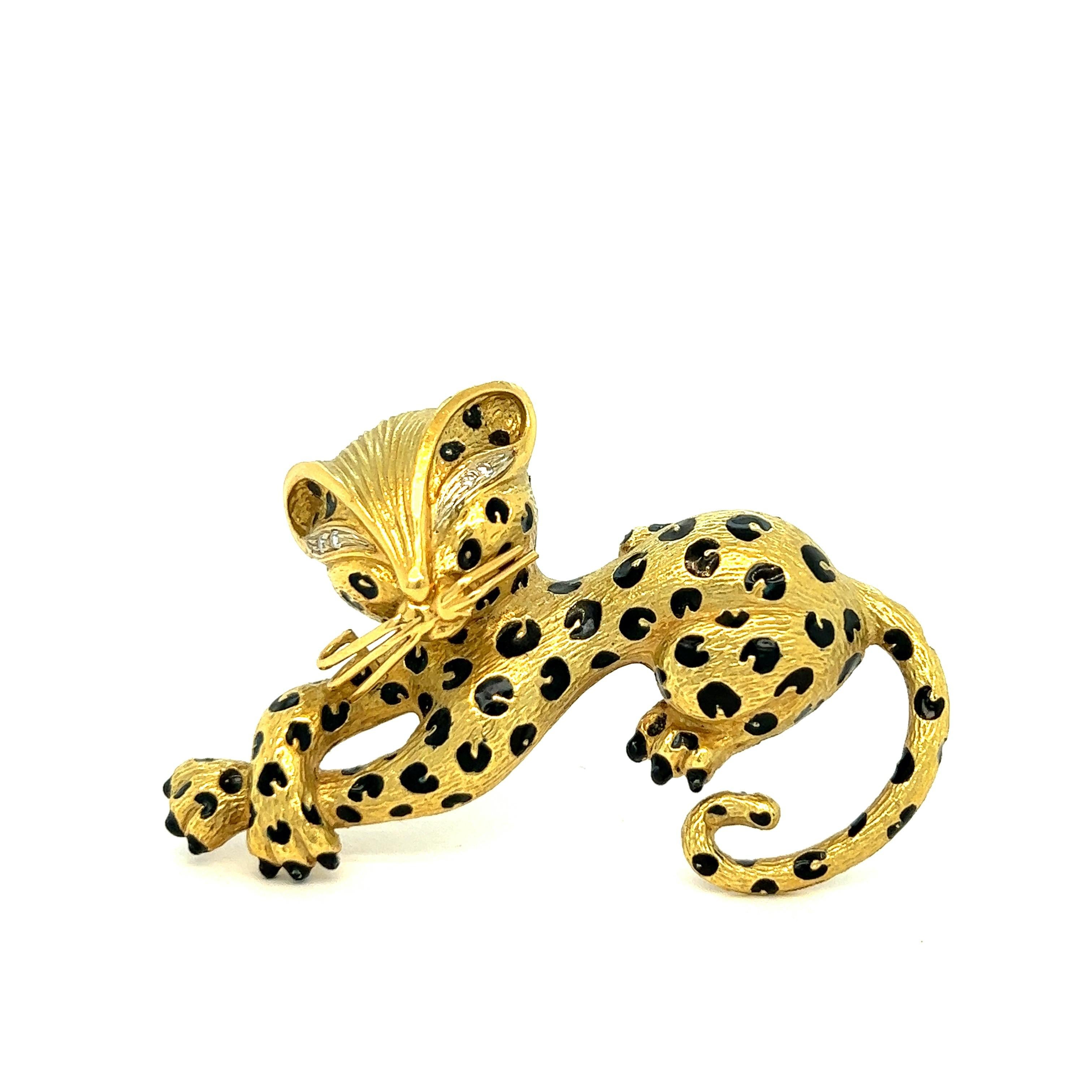 Cheetah Black Enamel Gold Brooch In Excellent Condition For Sale In New York, NY