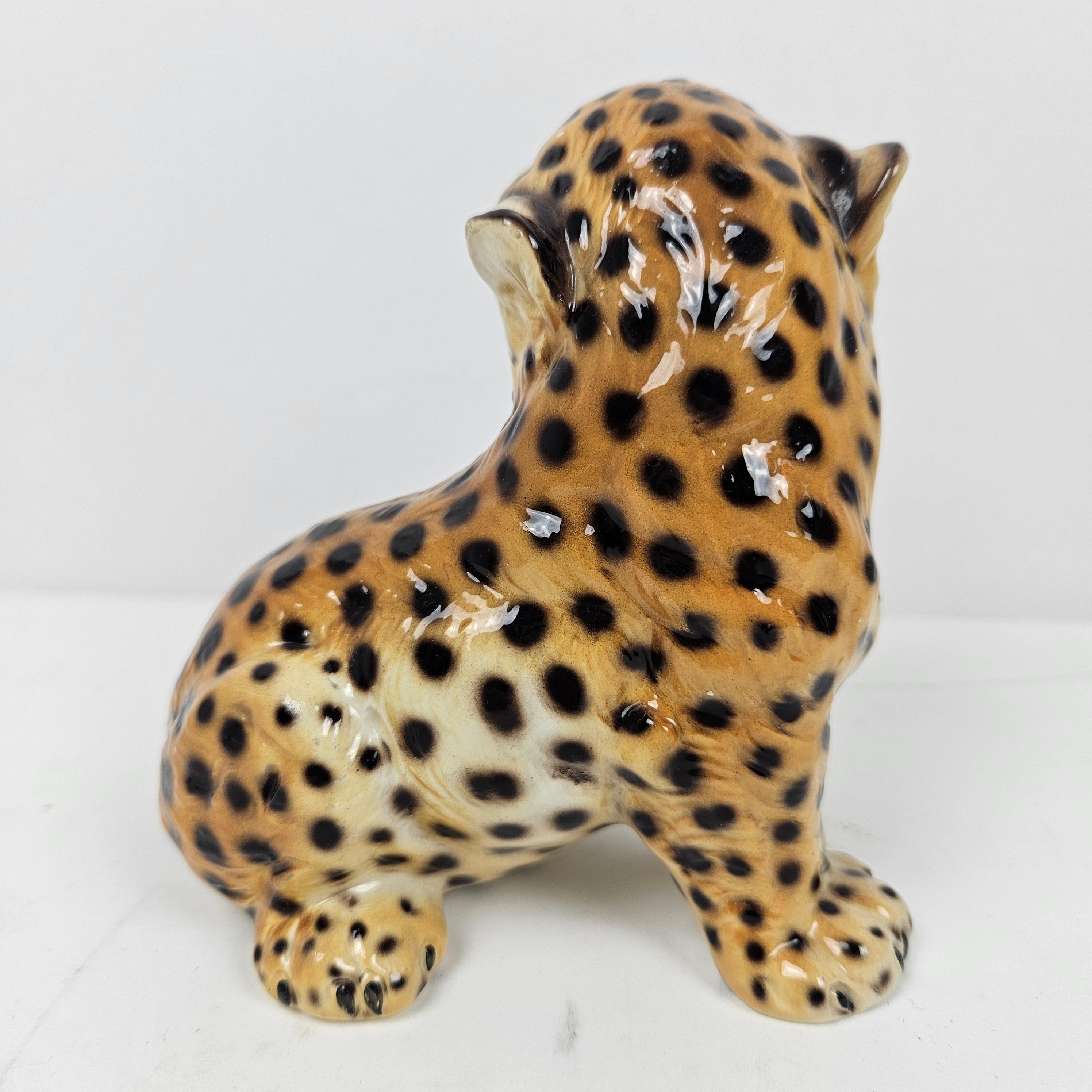 Hand-Crafted Cheetah Cub Figurine in Majolica Pottery by Ronzan Italy, 1950's For Sale