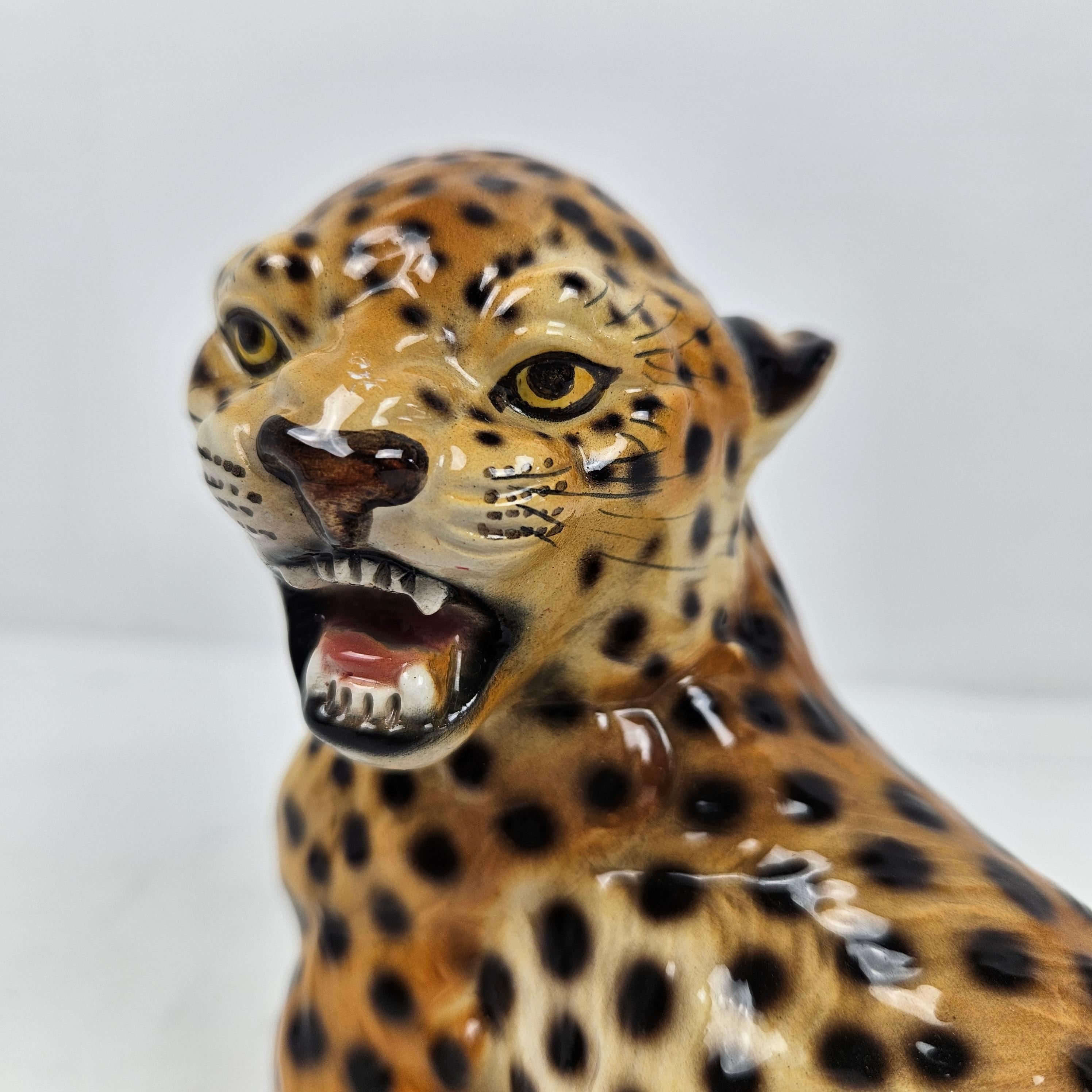 Mid-20th Century Cheetah Cub Figurine in Majolica Pottery by Ronzan Italy, 1950's For Sale