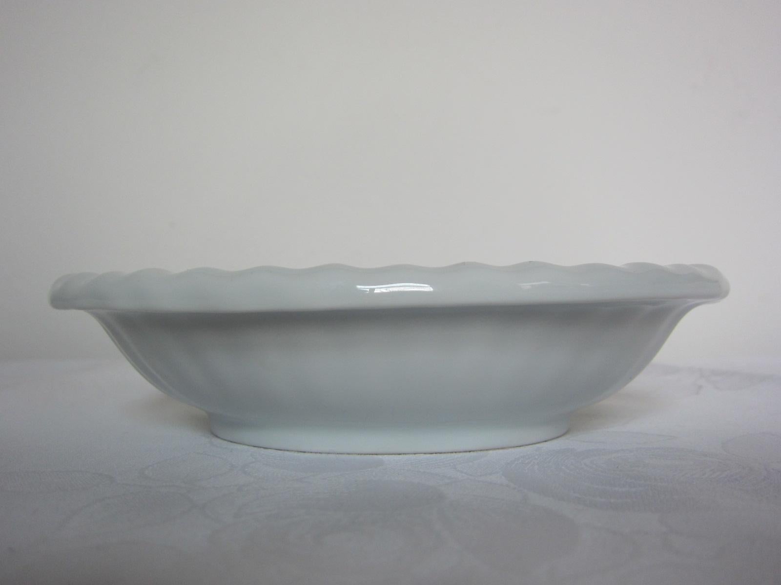 Porcelaine de Paris (Décor - Chasses Royales).
Ciotola decorata a mano con ghepardi.