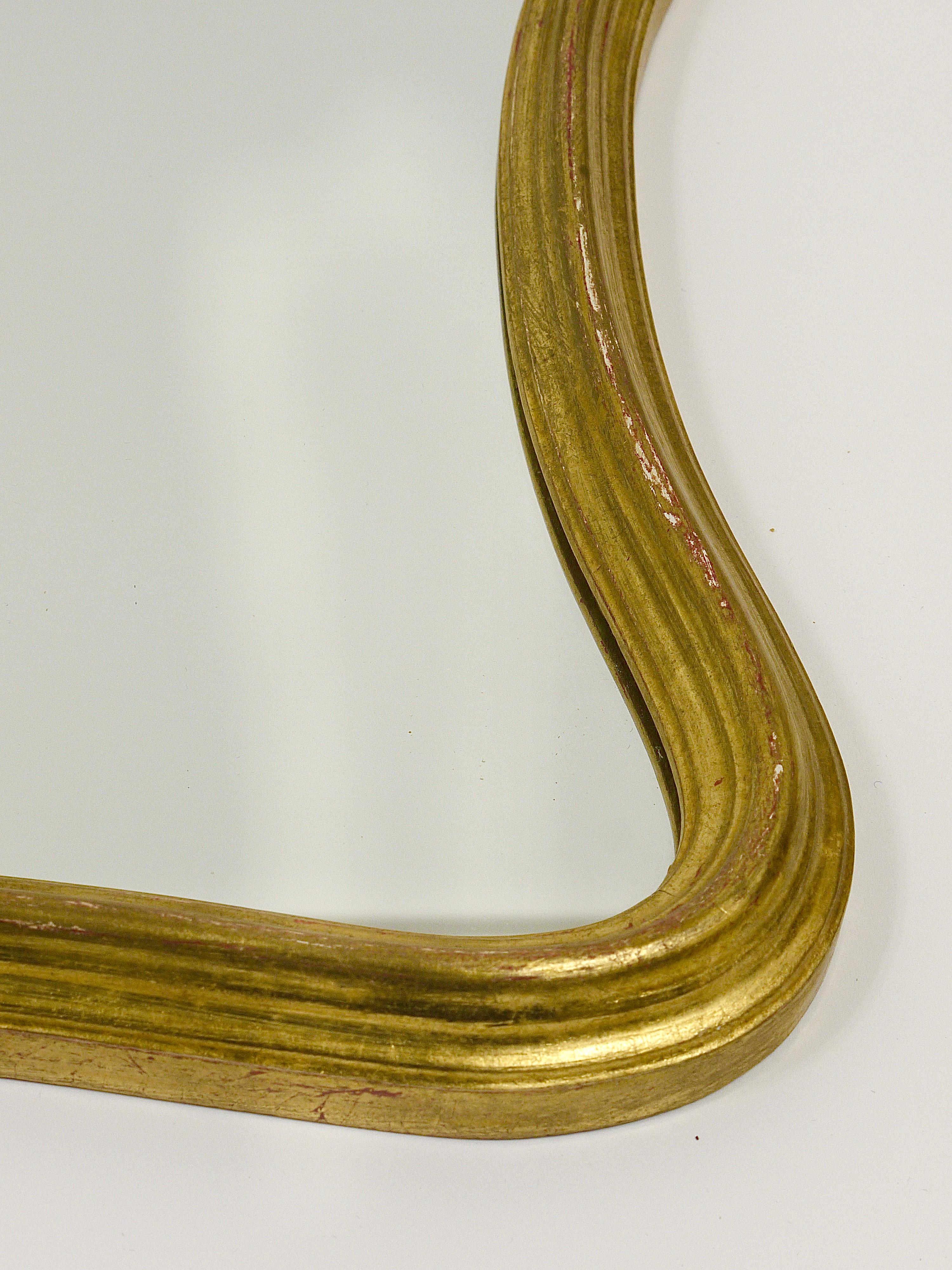 20th Century Chelini Firenze Curved Gilt Wood Mid-Century Wall Mirror, Italy, 1950s For Sale