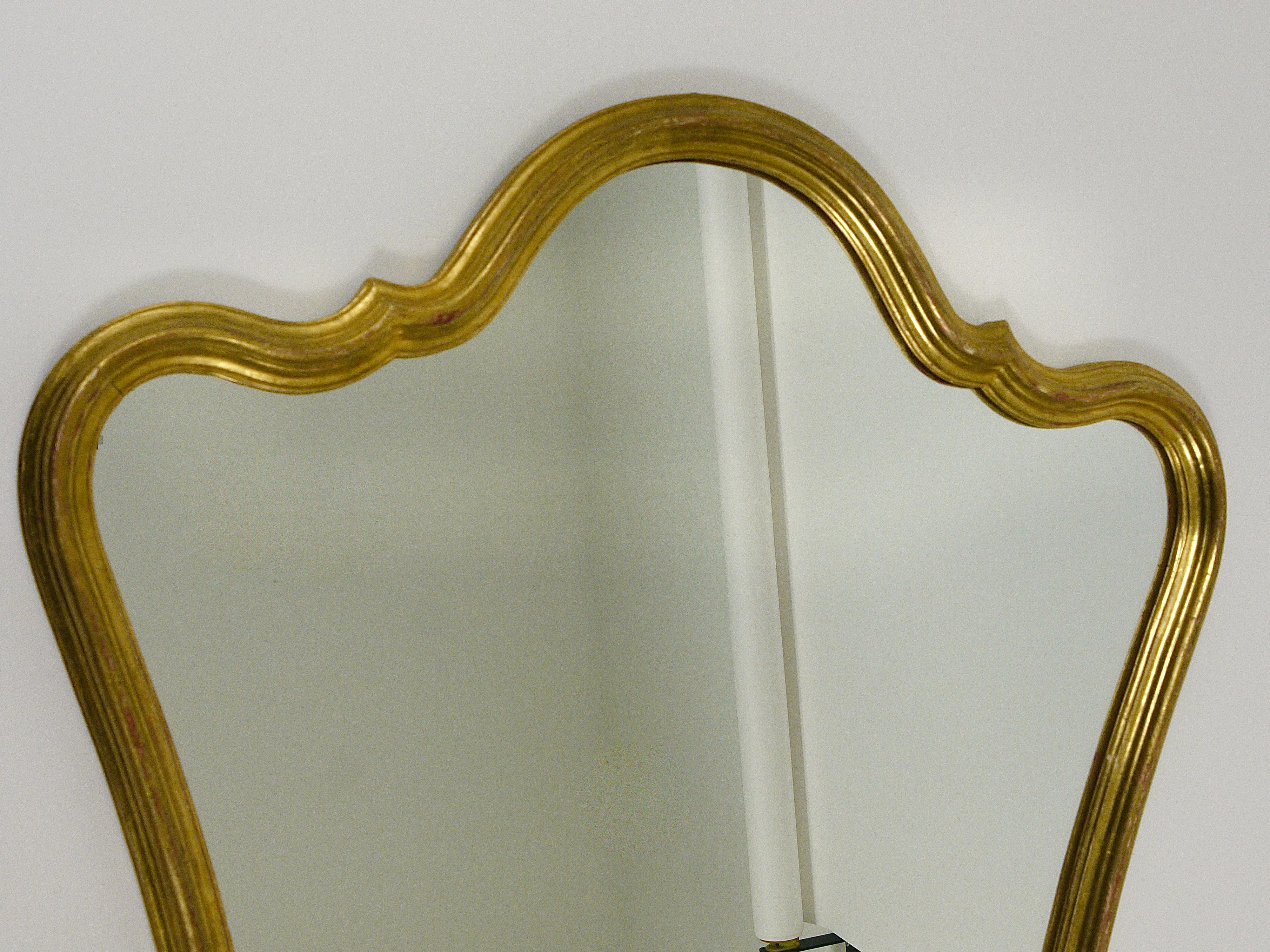 Chelini Firenze Curved Gilt Wood Mid-Century Wall Mirror, Italy, 1950s For Sale 3
