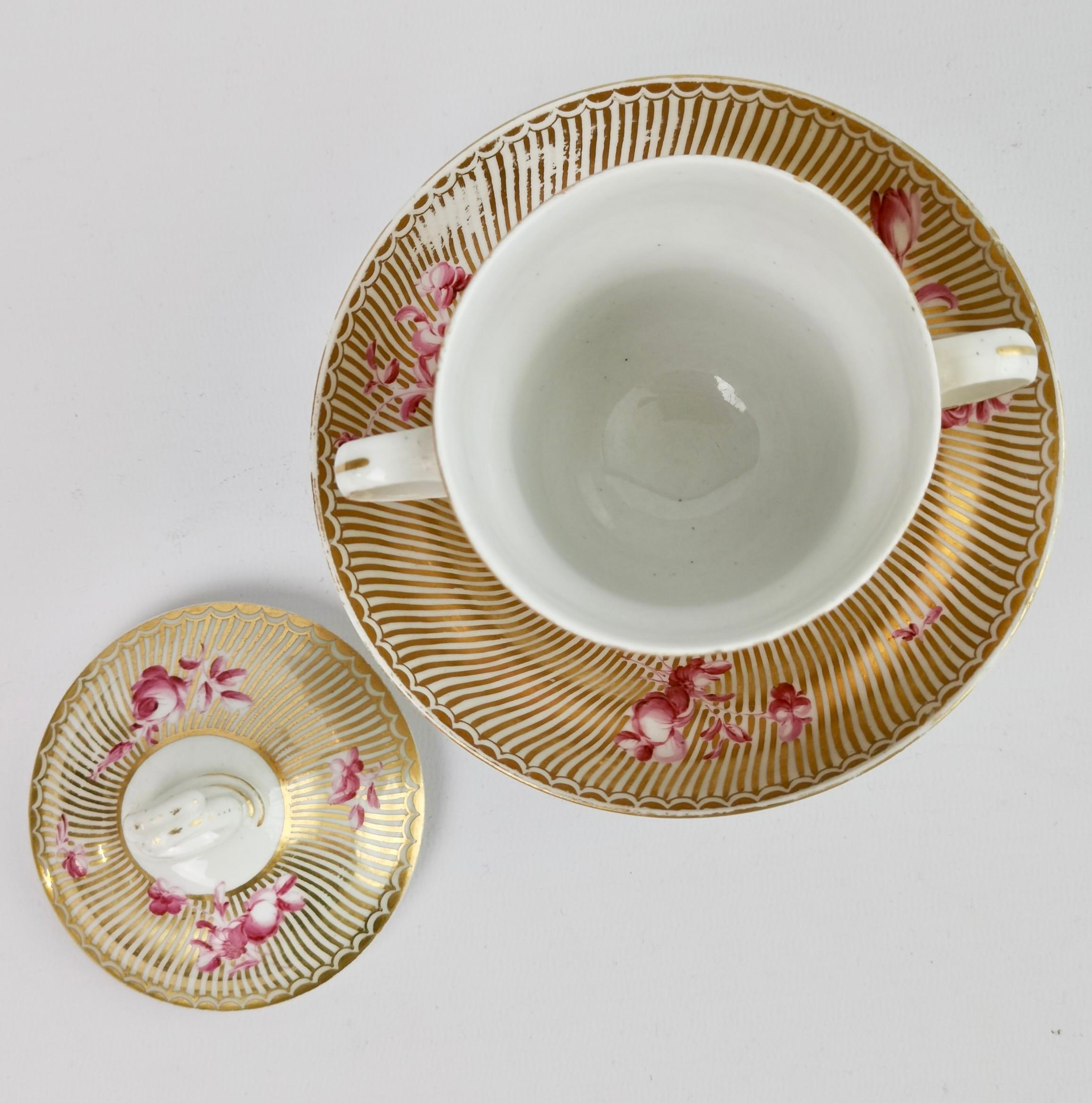 Chelsea-Derby Chocolate Cup Set, Gilt Stripes, Puce Flowers, Rococo 1770-1775 For Sale 6