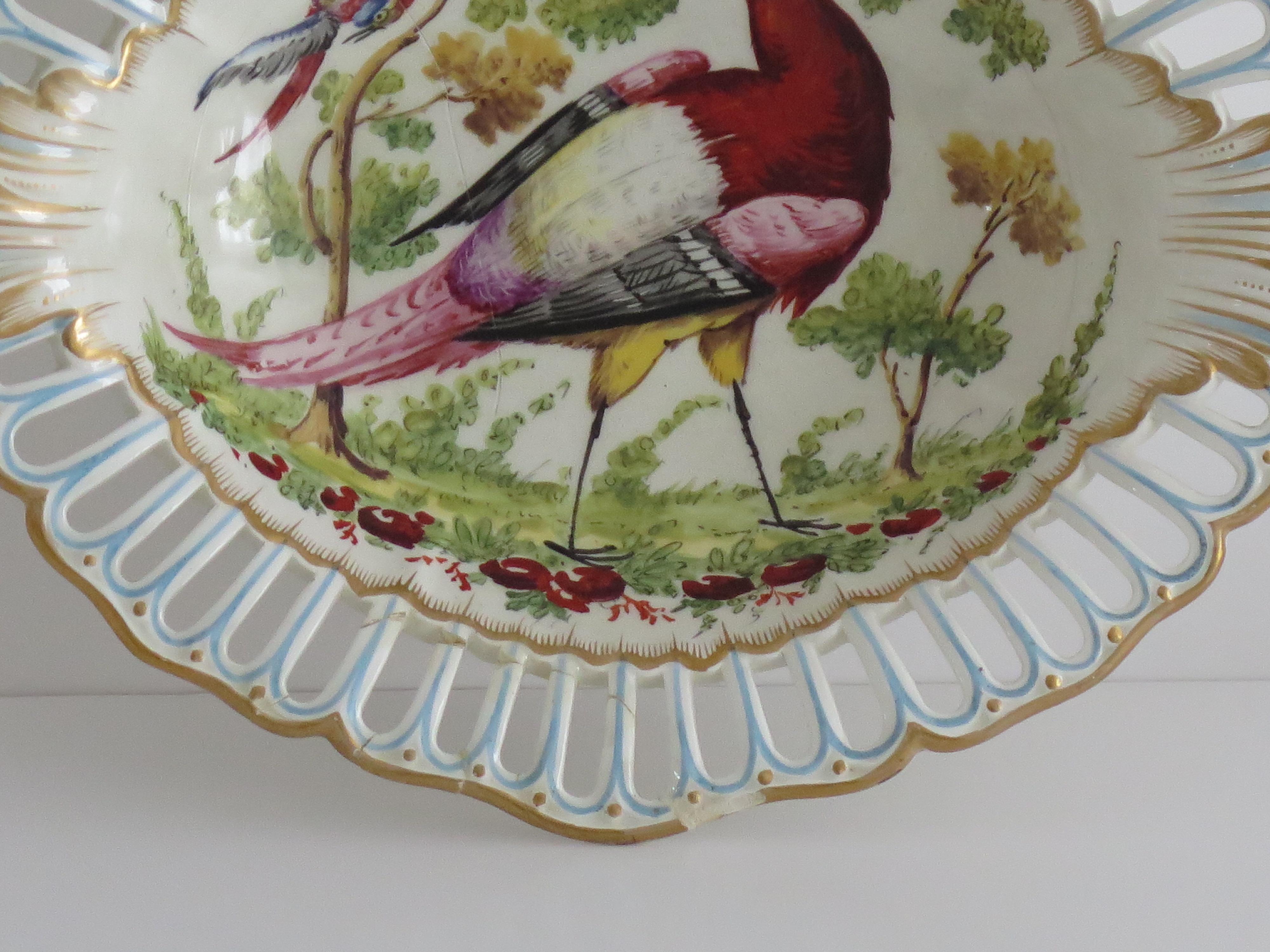Chelsea-Derby Pierced Chestnut Basket or Dish Porcelain, English, circa 1770 In Good Condition For Sale In Lincoln, Lincolnshire