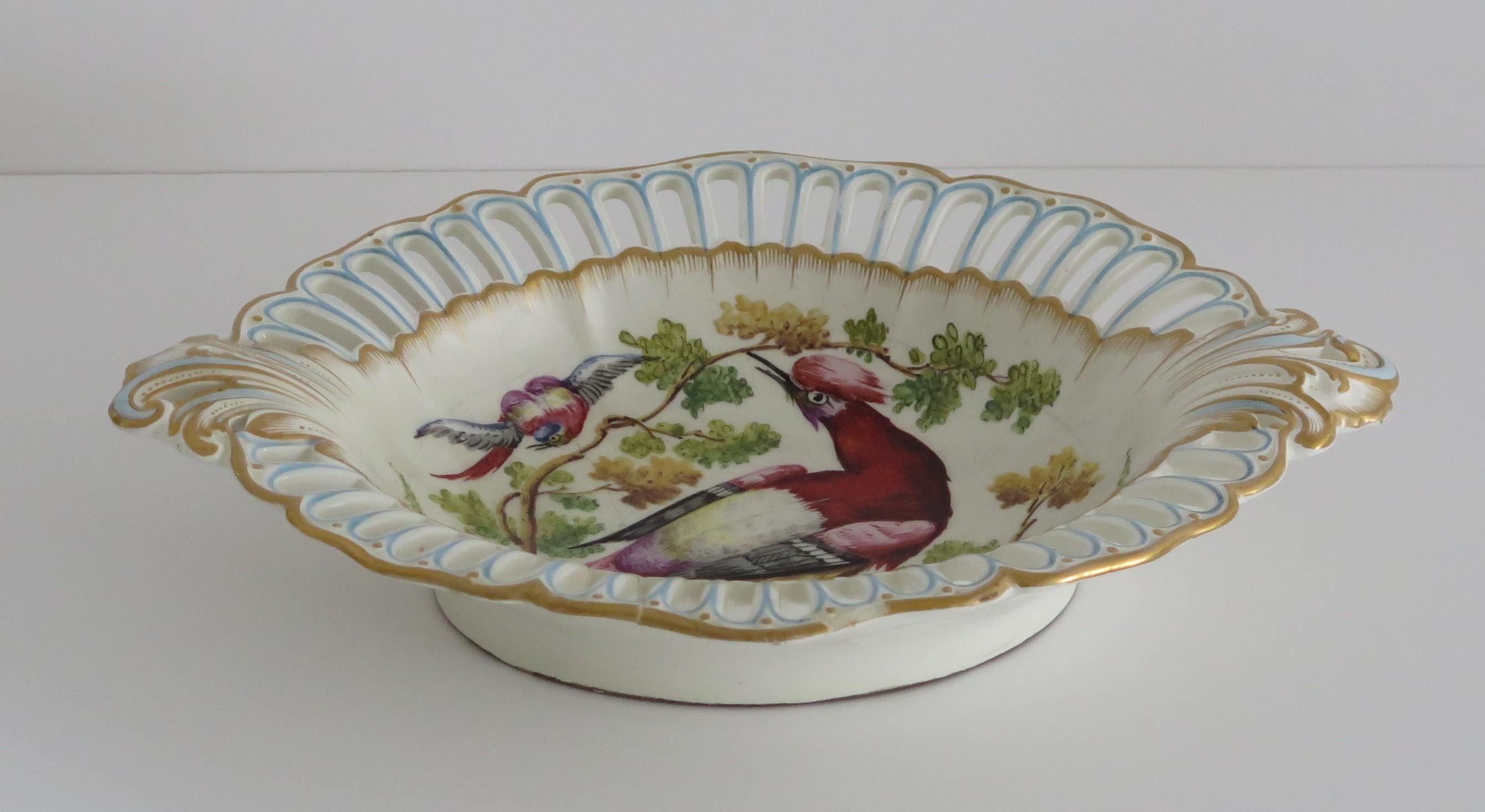 Chelsea-Derby Pierced Chestnut Basket or Dish Porcelain, English, circa 1770 For Sale 1