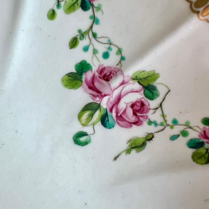 Runde Schale Chelsea-Derby, Türkis mit feinen rosa Rosengirlanden, um 1775 im Angebot 2